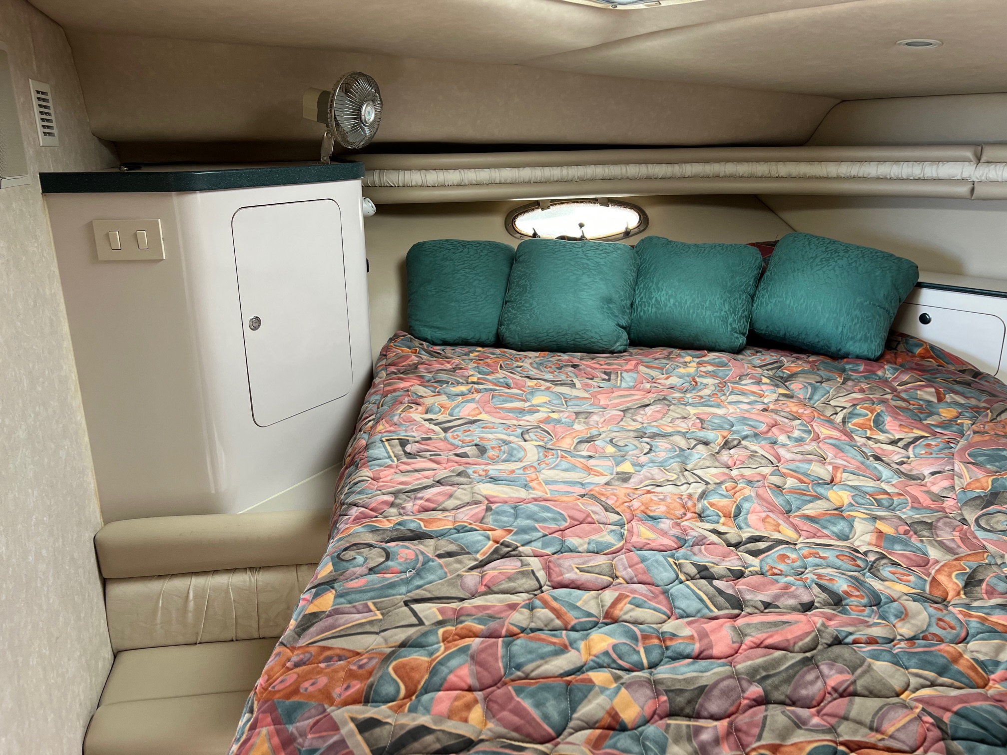 1995 40' Regal "Commodore 402" Yacht - Image 38