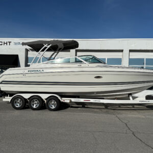 2001 28' Formula "280 Sun Sport" Cuddy