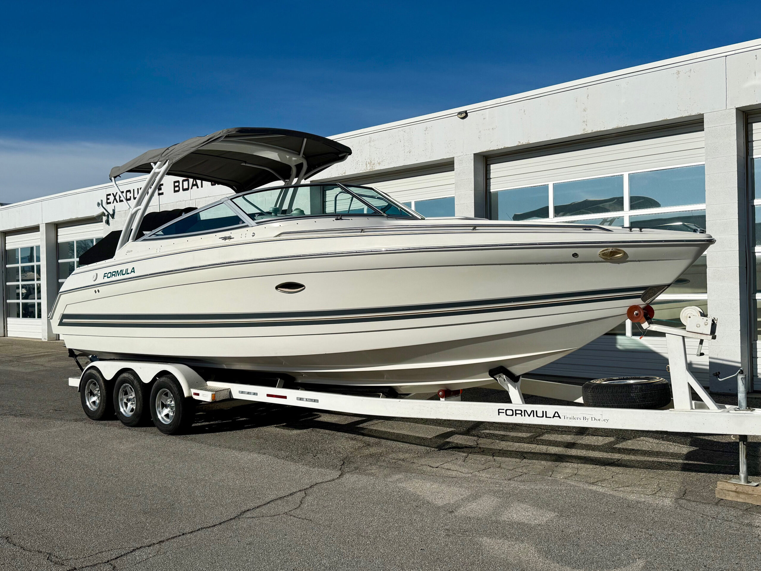 2001 28' Formula "280 Sun Sport" Cuddy - Image 2