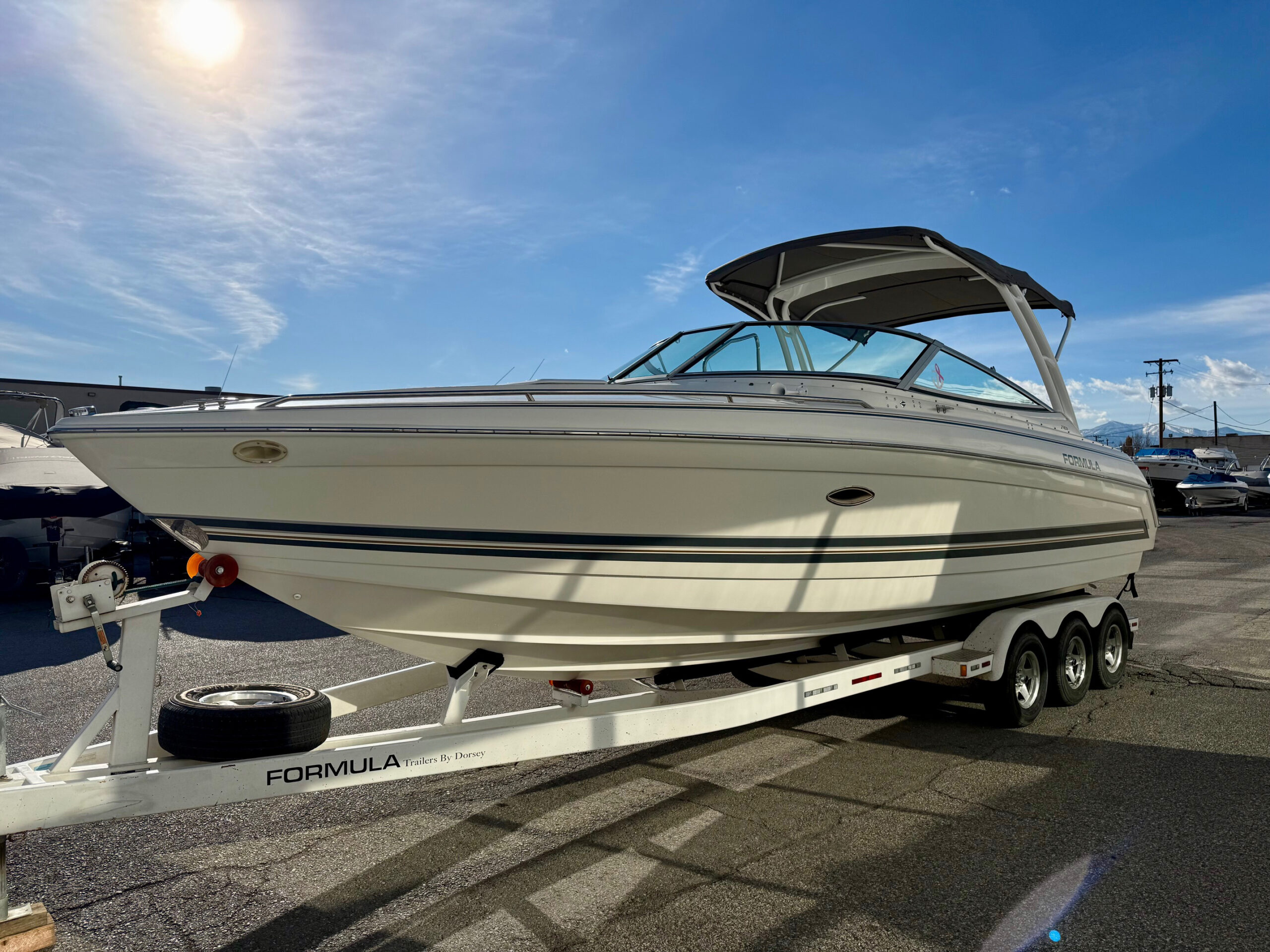 2001 28' Formula "280 Sun Sport" Cuddy - Image 3