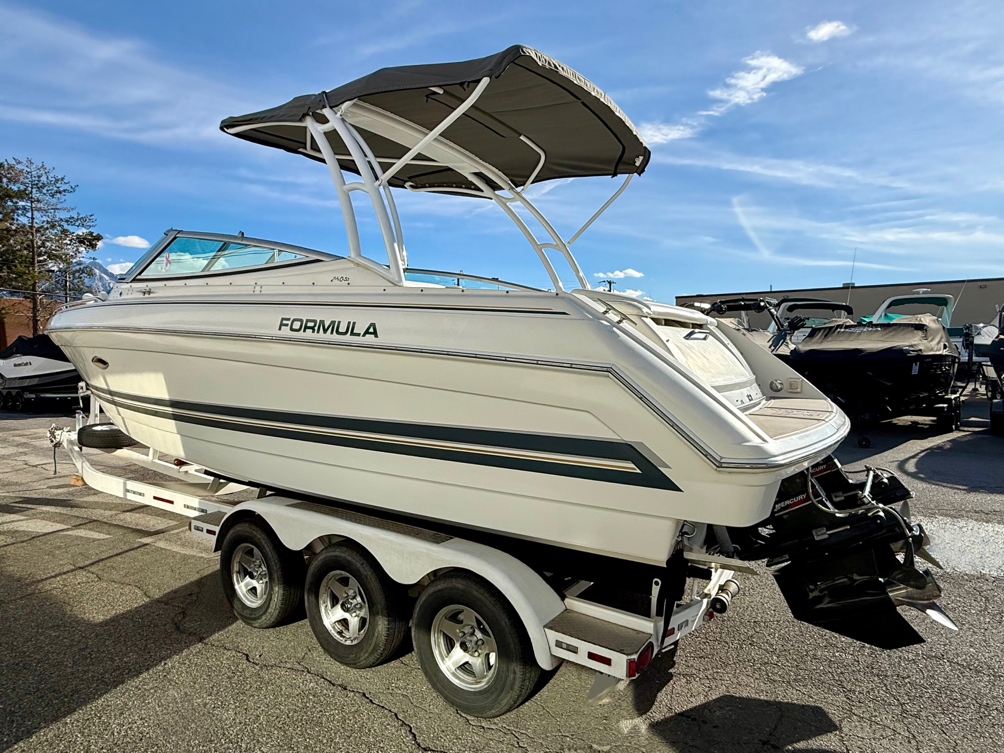 2001 28' Formula "280 Sun Sport" Cuddy - Image 4