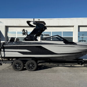 2025 23' Centurion "Ri230" Bowrider