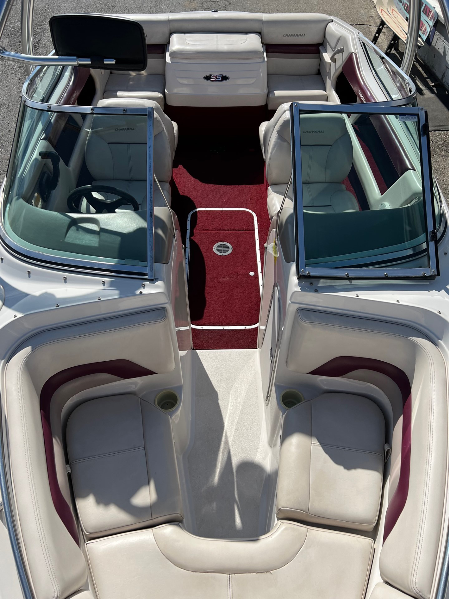 1994 19' Chaparral "1930 SS" Bowrider - Image 10