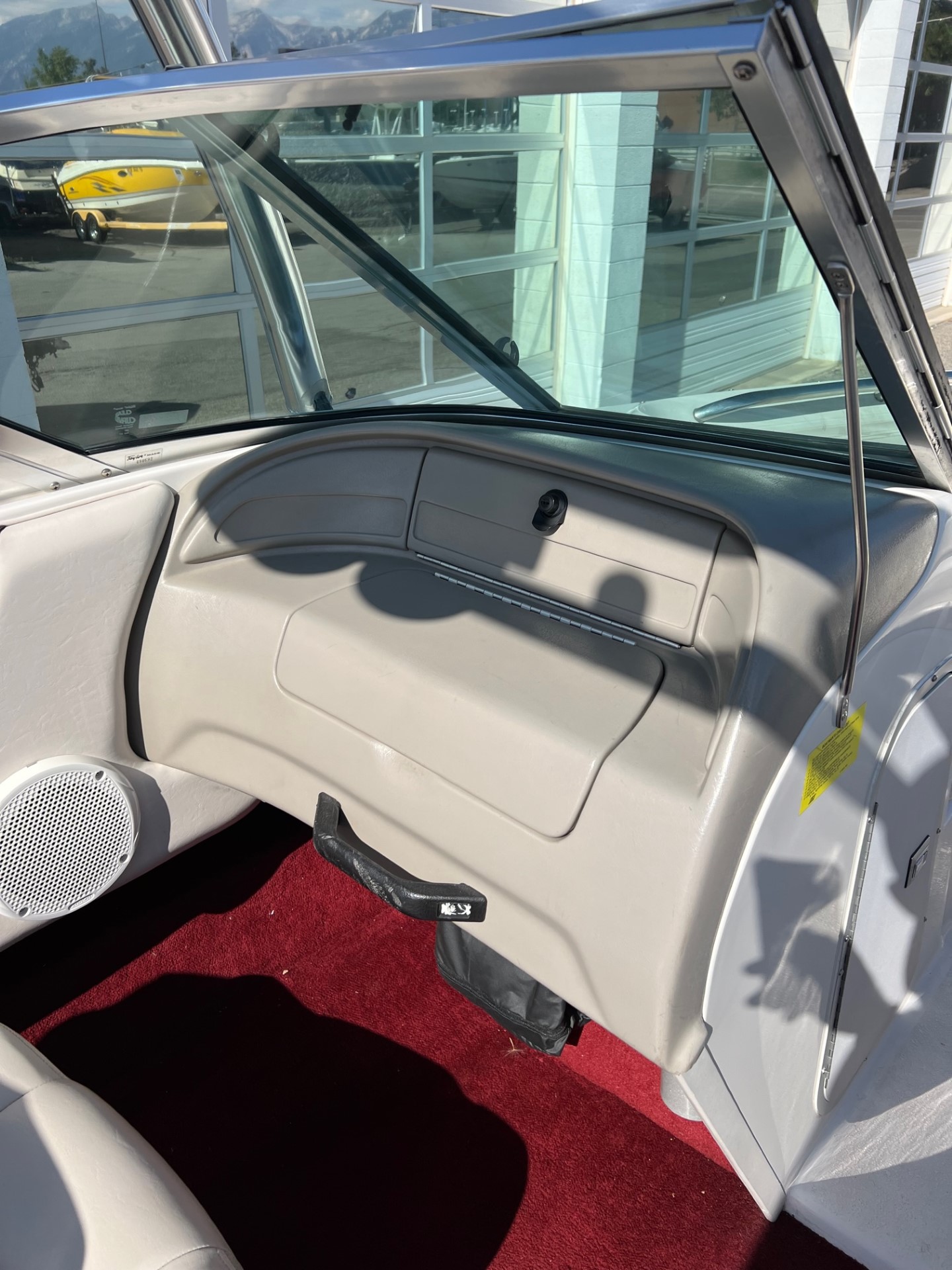 1994 19' Chaparral "1930 SS" Bowrider - Image 14