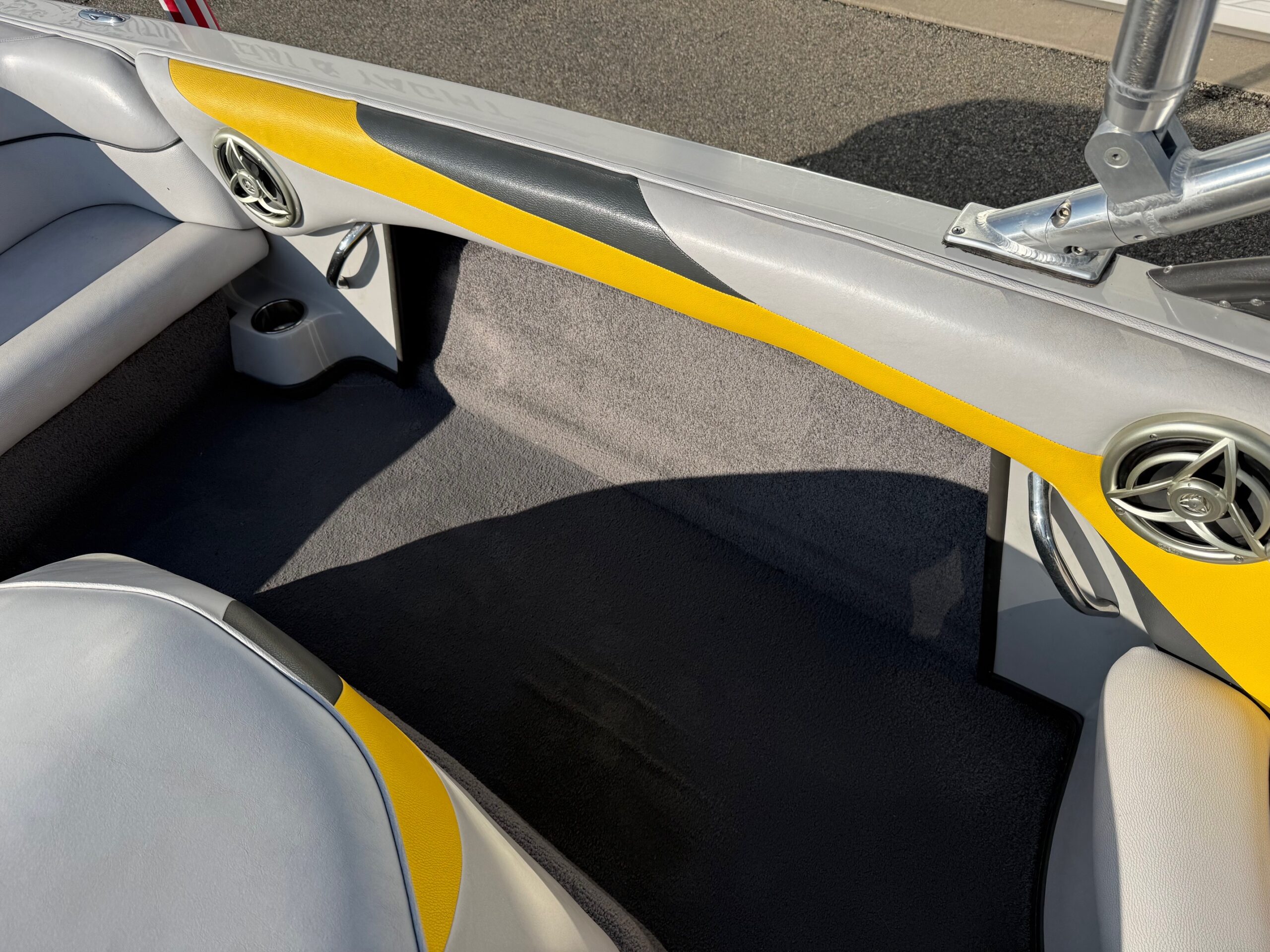 2008 22' Moomba "MOBIUS LS" Bowrider - Image 17