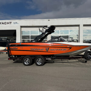 2009 21' Malibu Wakesetter VLX" Bowrider