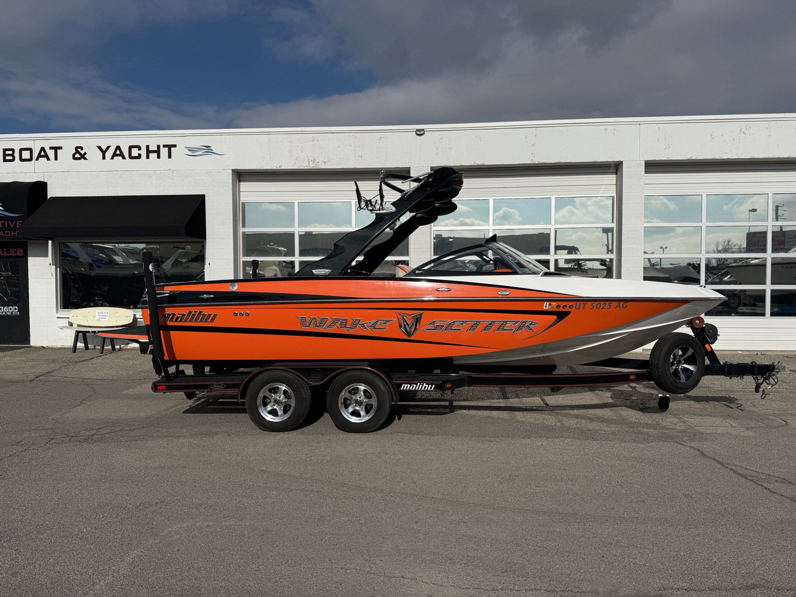 2009 21' Malibu Wakesetter VLX" Bowrider