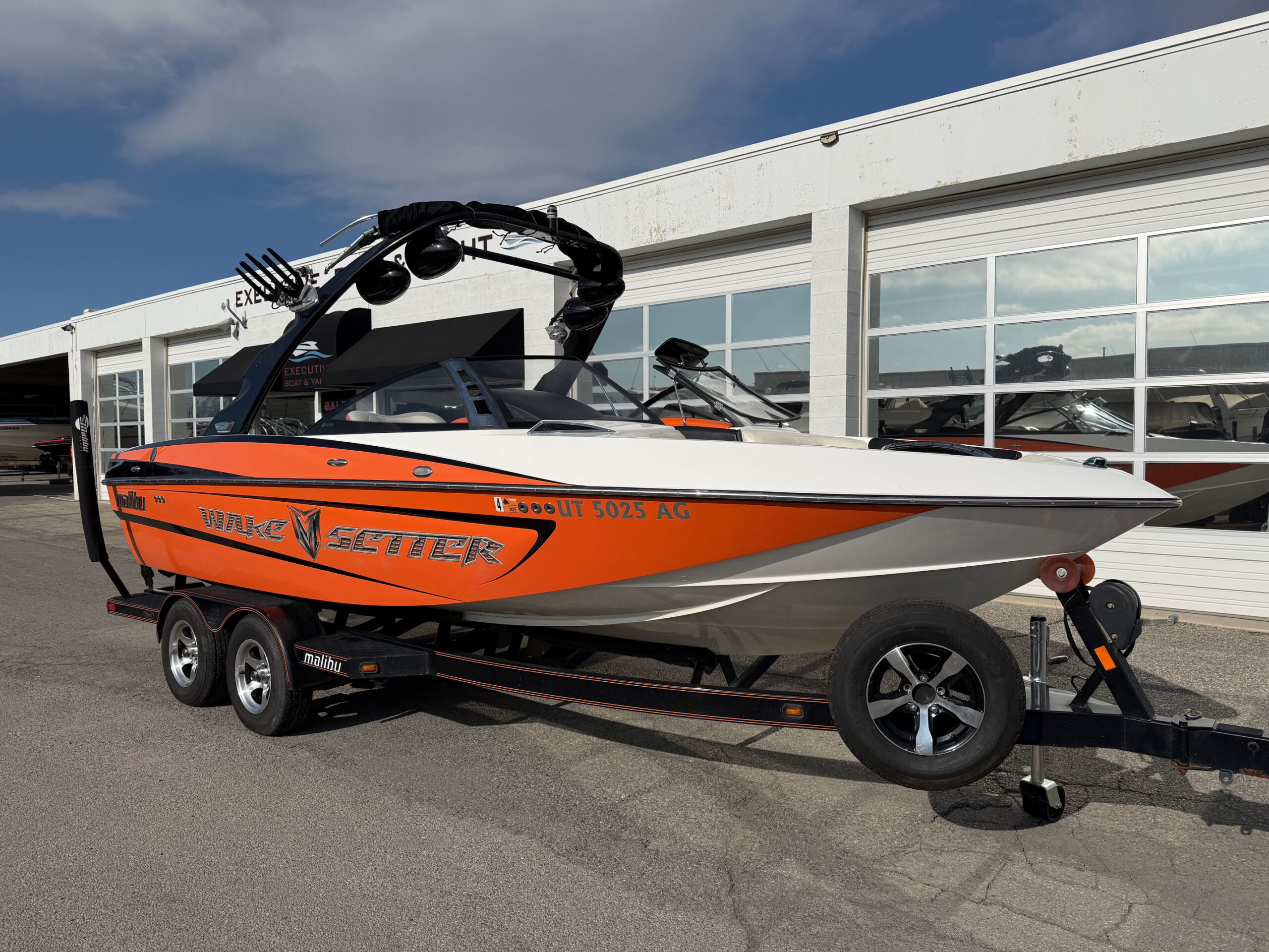 2009 21' Malibu Wakesetter VLX" Bowrider - Image 2