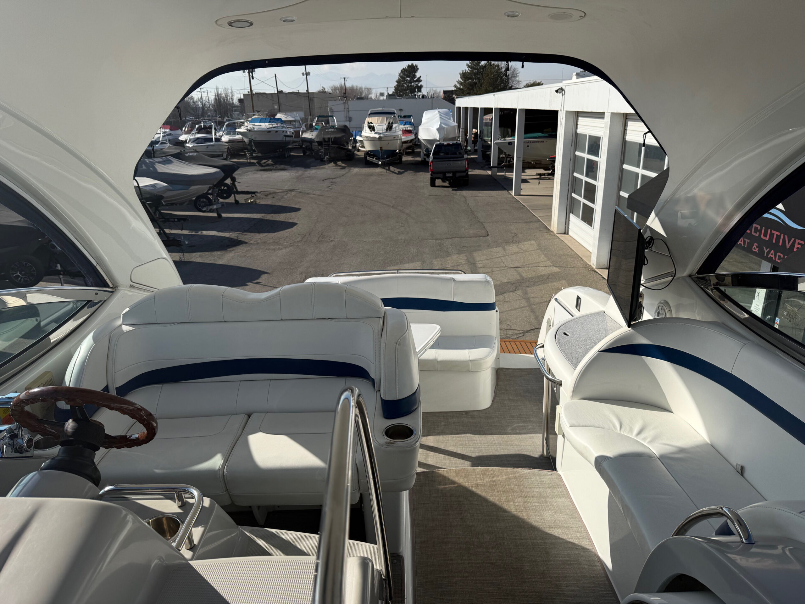 2009 34' Formula "34 PC" Yacht - Image 11