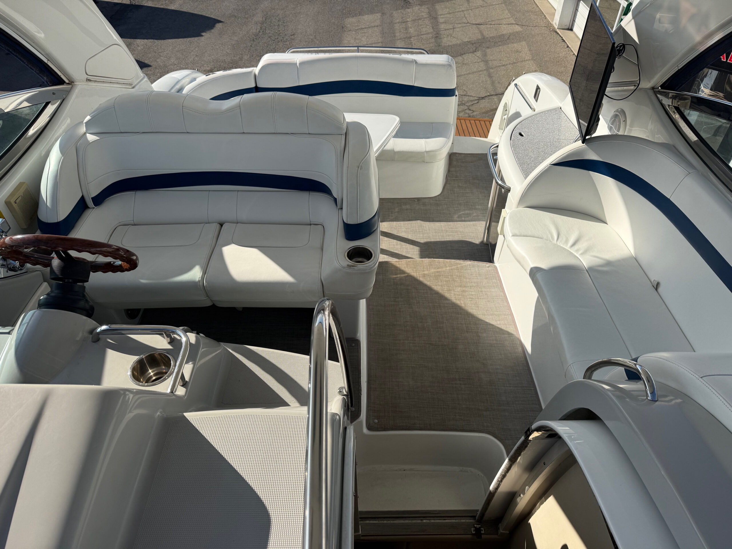 2009 34' Formula "34 PC" Yacht - Image 12