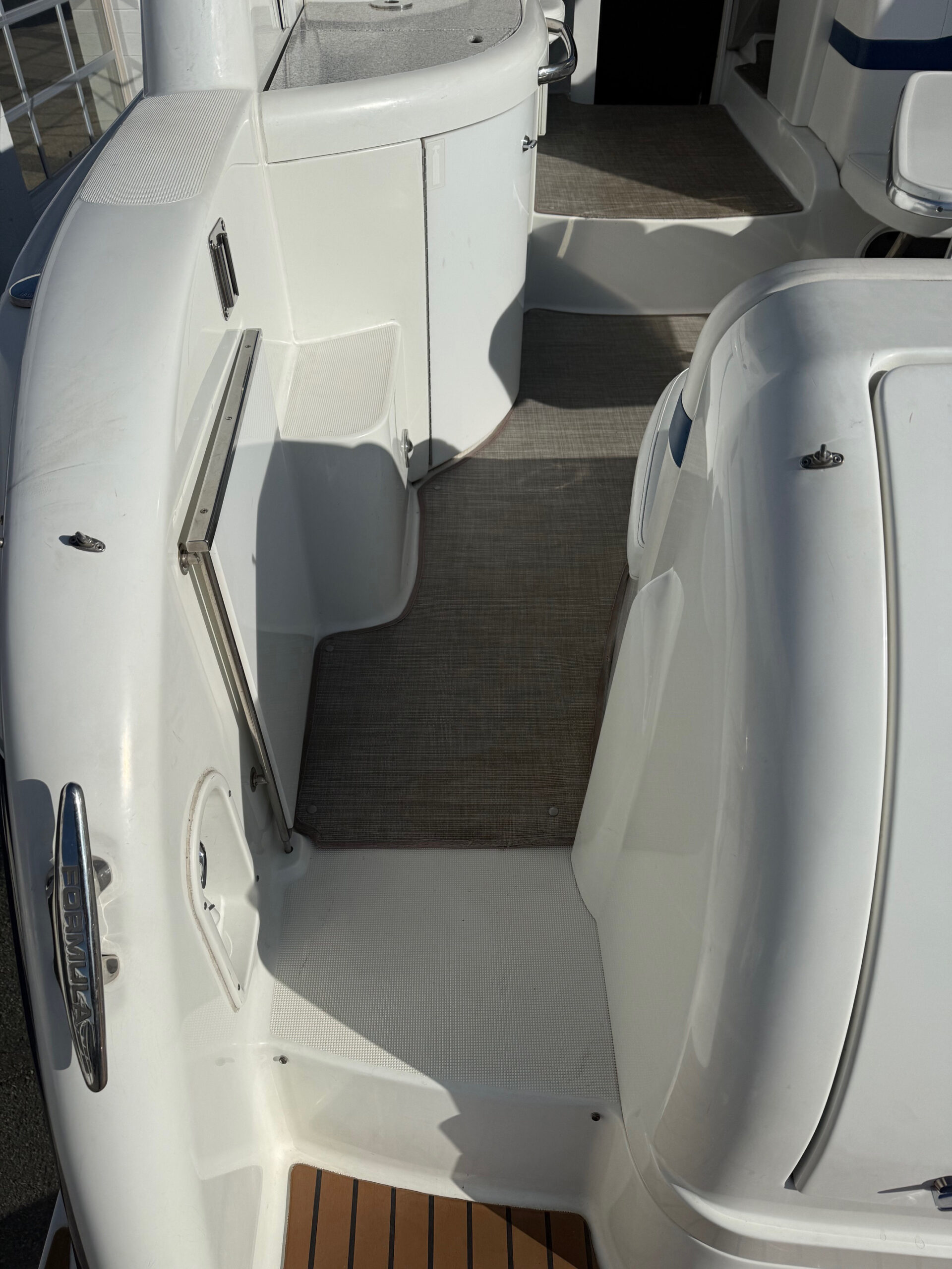 2009 34' Formula "34 PC" Yacht - Image 17