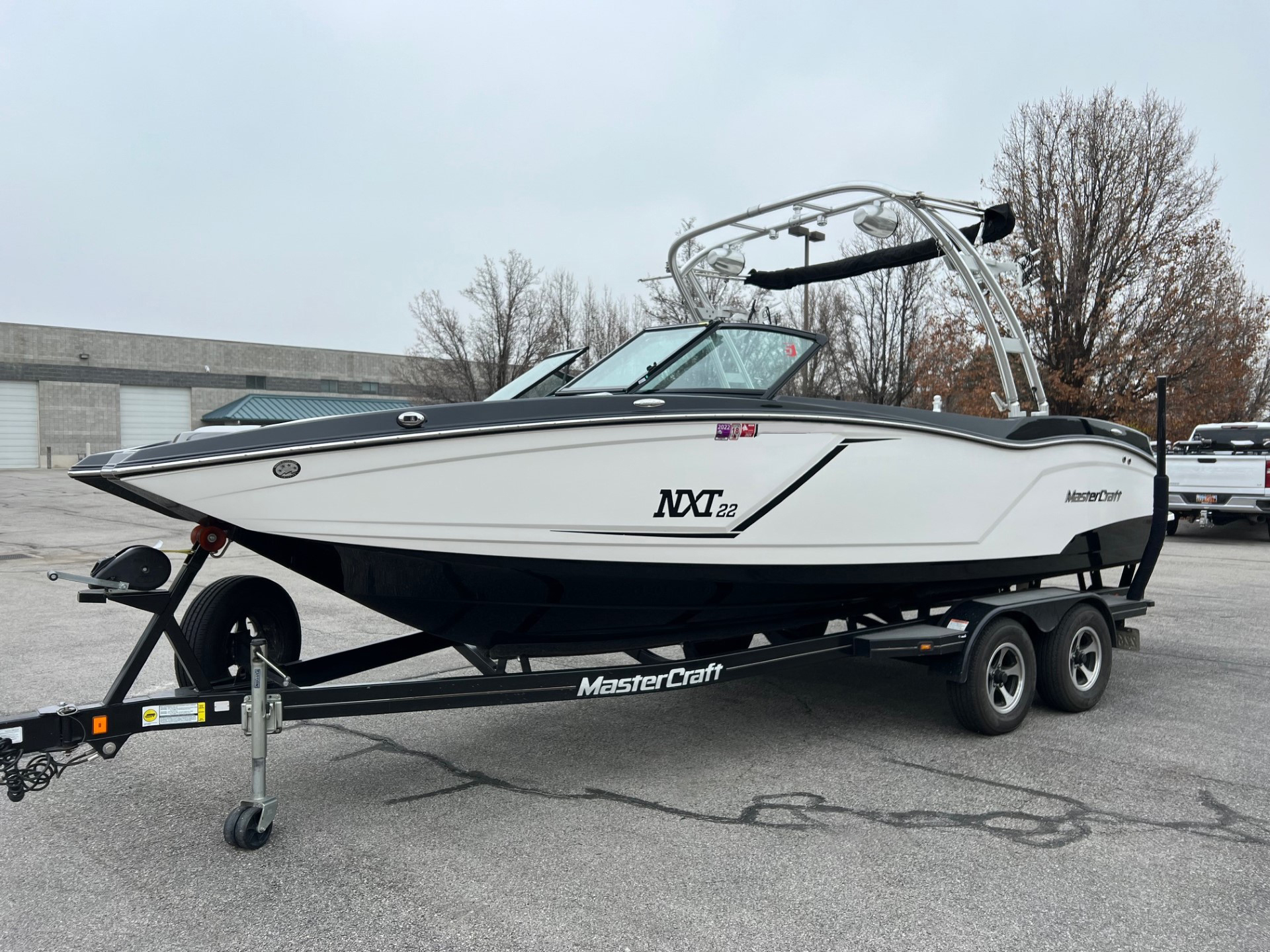 2016 22' MasterCraft "NXT22" Bowrider - Image 2