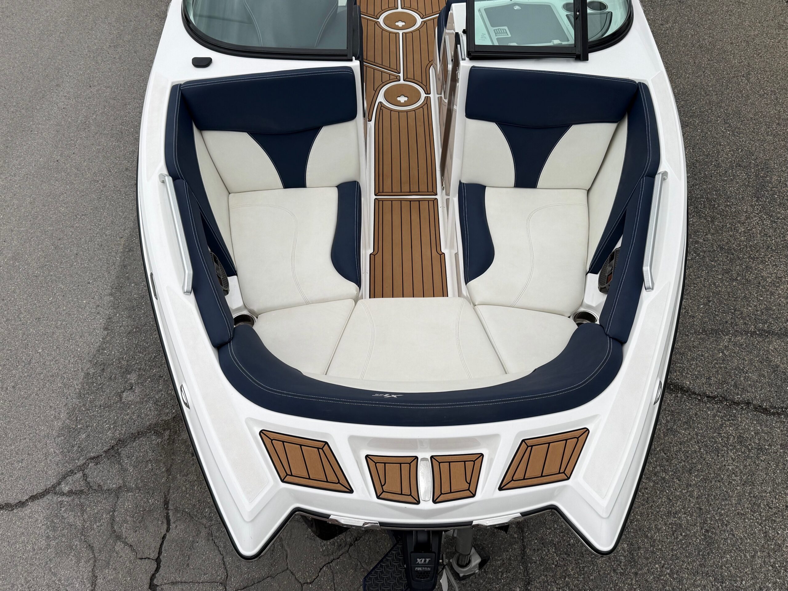 2019 22' MasterCraft "XT22" Bowrider - Image 10