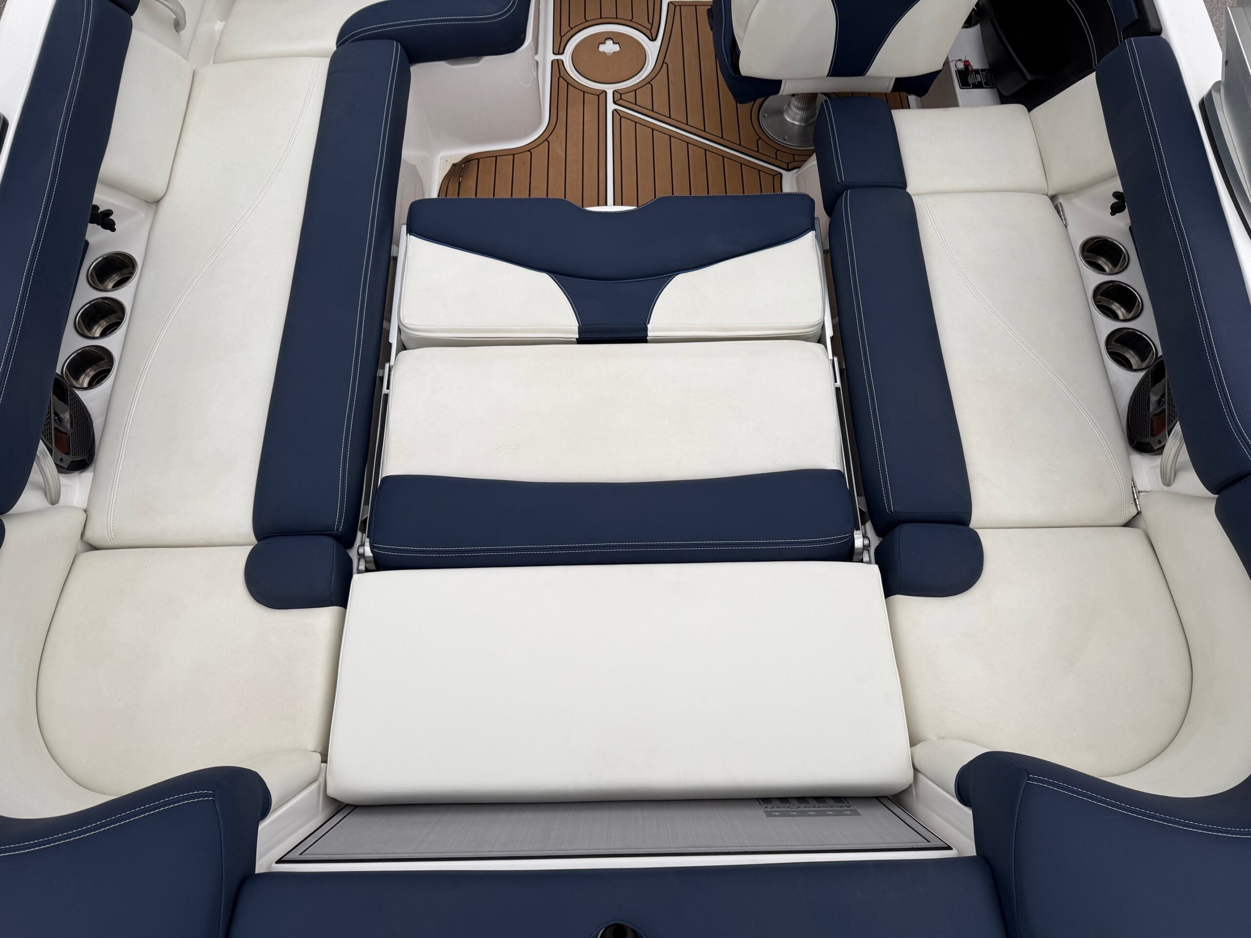 2019 22' MasterCraft "XT22" Bowrider - Image 31