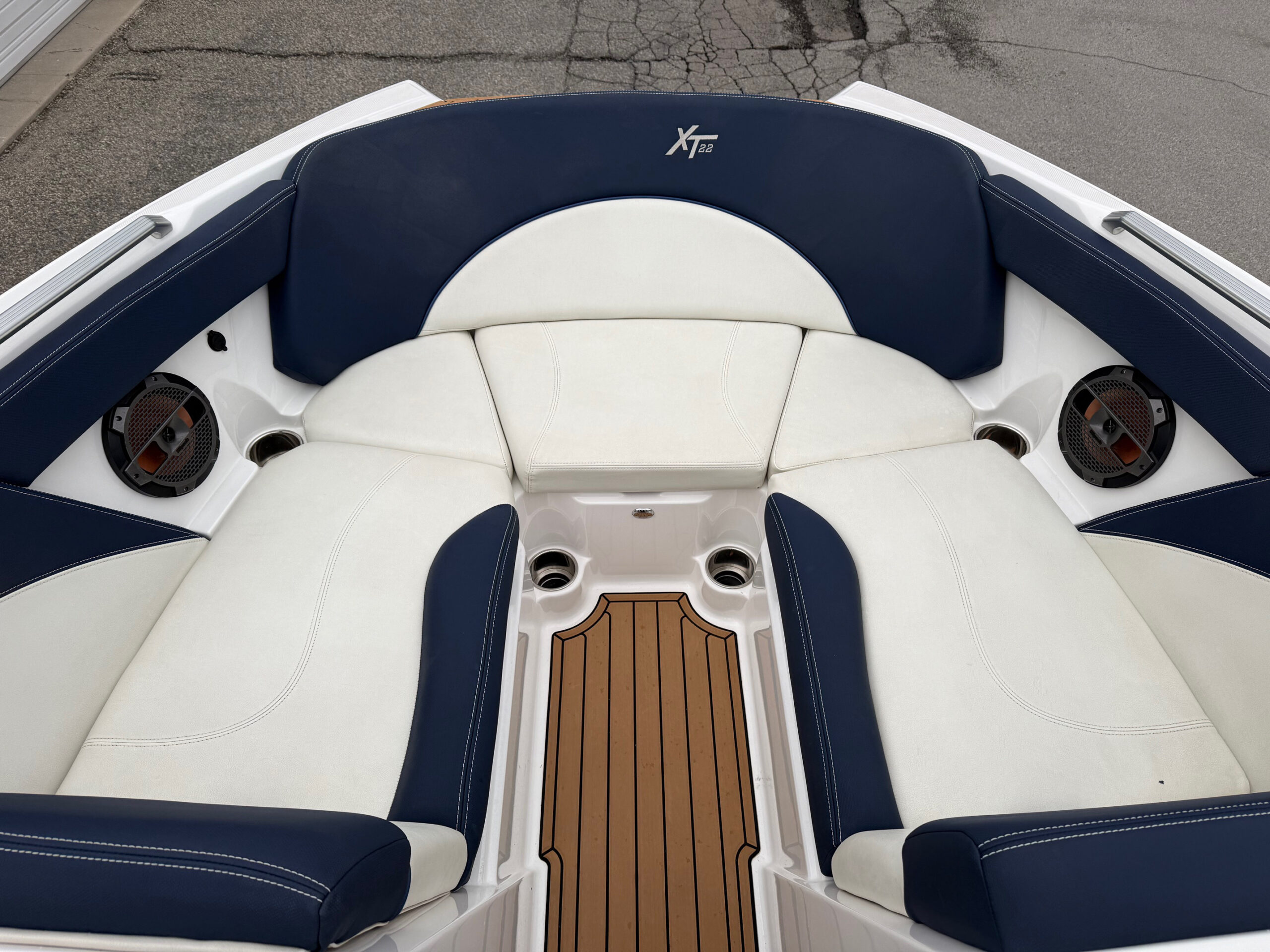 2019 22' MasterCraft "XT22" Bowrider - Image 13