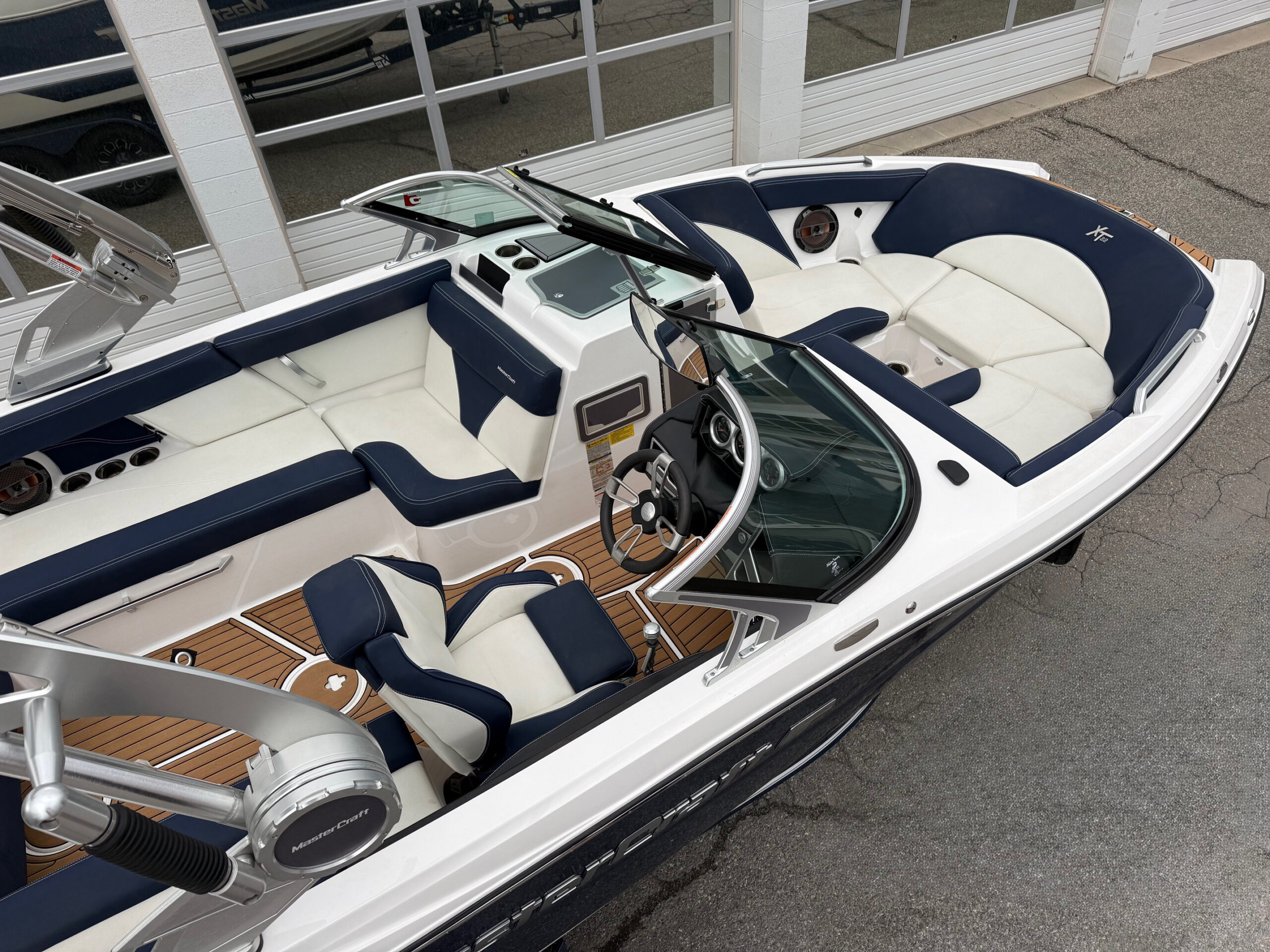 2019 22' MasterCraft "XT22" Bowrider - Image 14