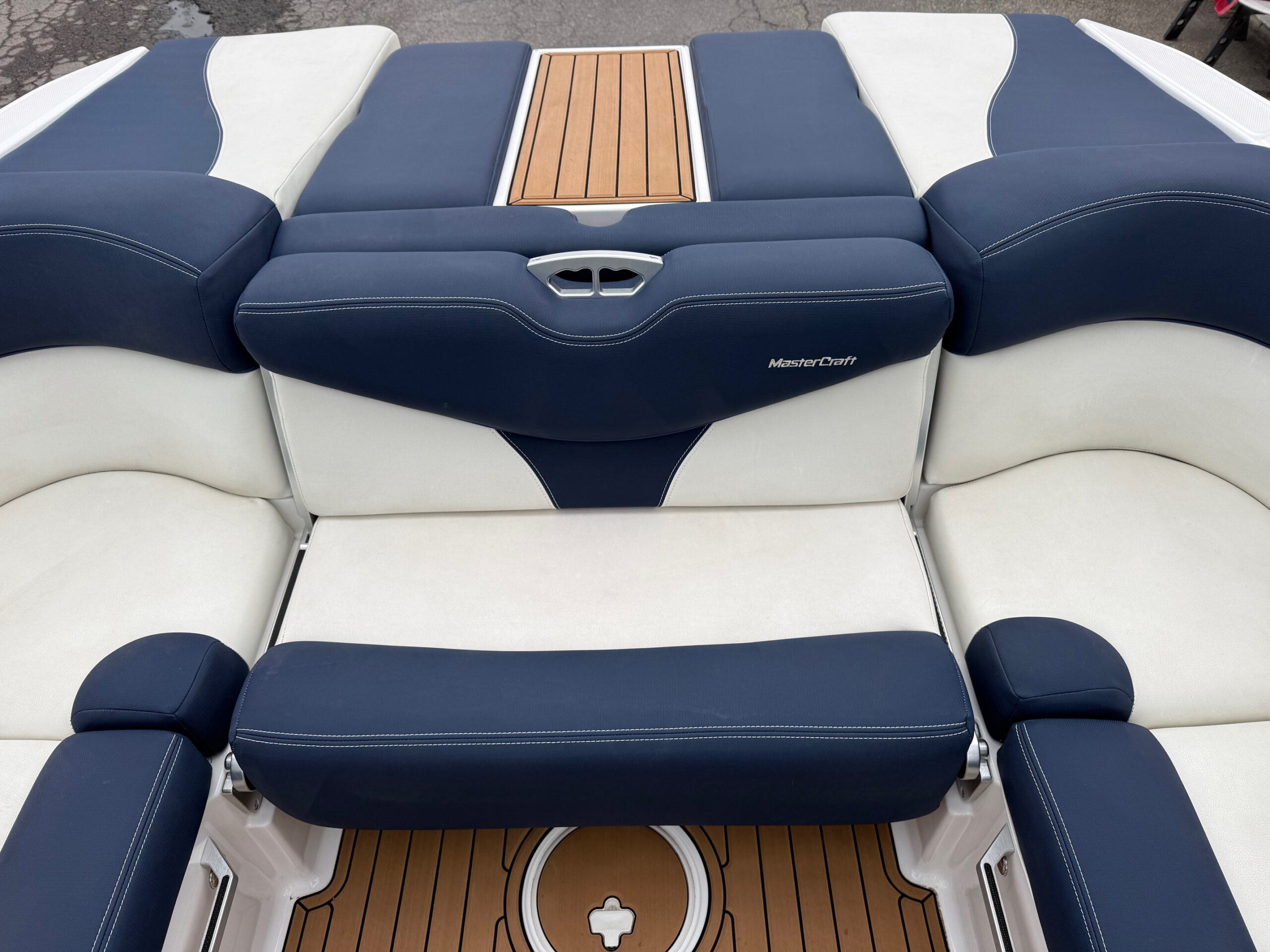 2019 22' MasterCraft "XT22" Bowrider - Image 18