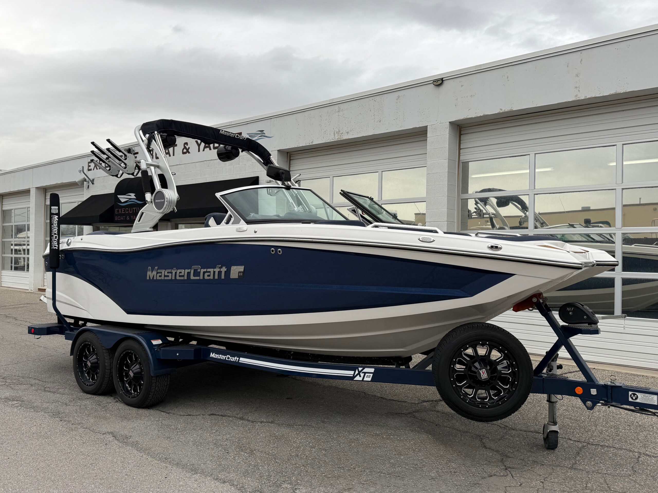 2019 22' MasterCraft "XT22" Bowrider - Image 2