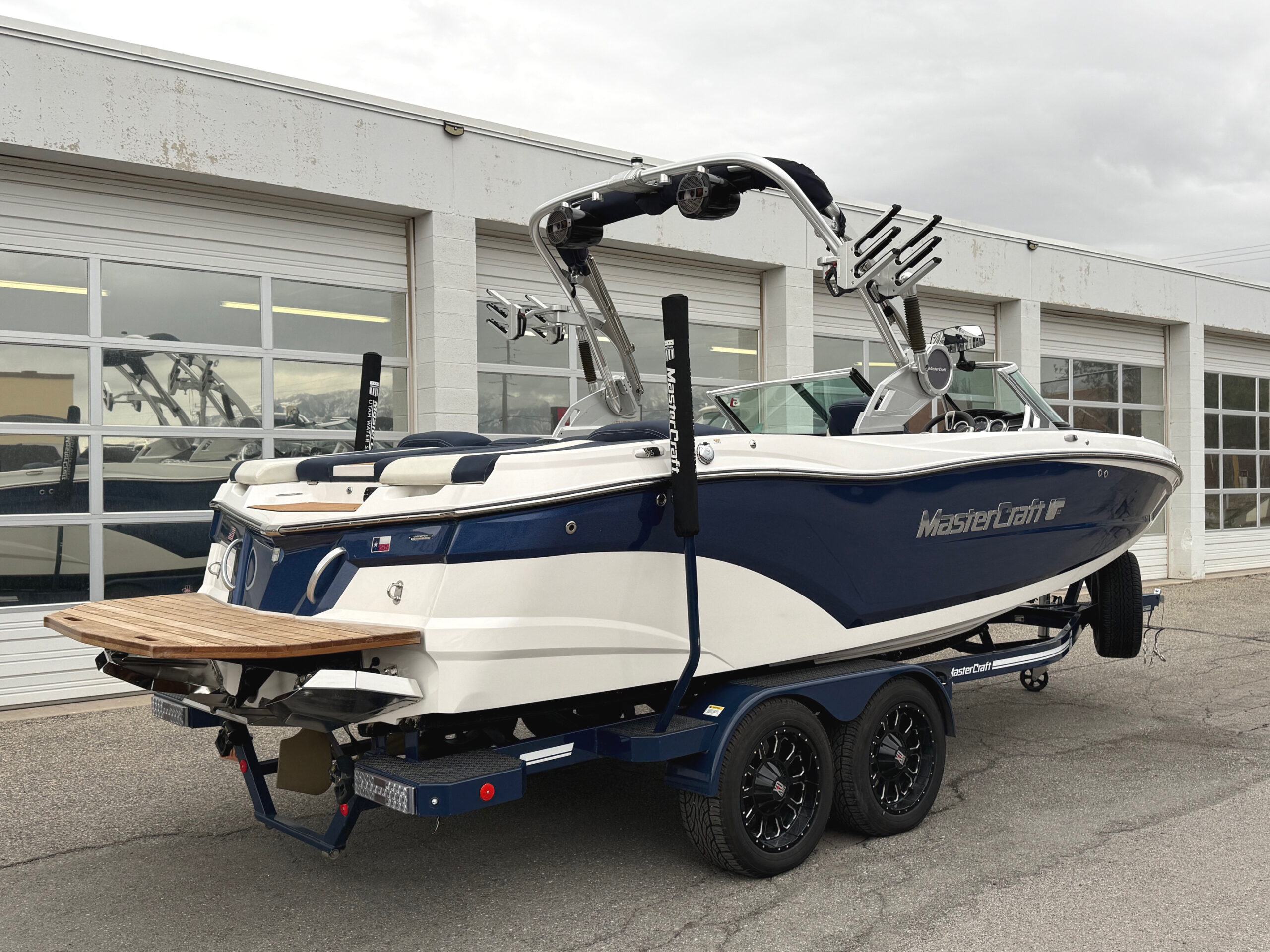 2019 22' MasterCraft "XT22" Bowrider - Image 3