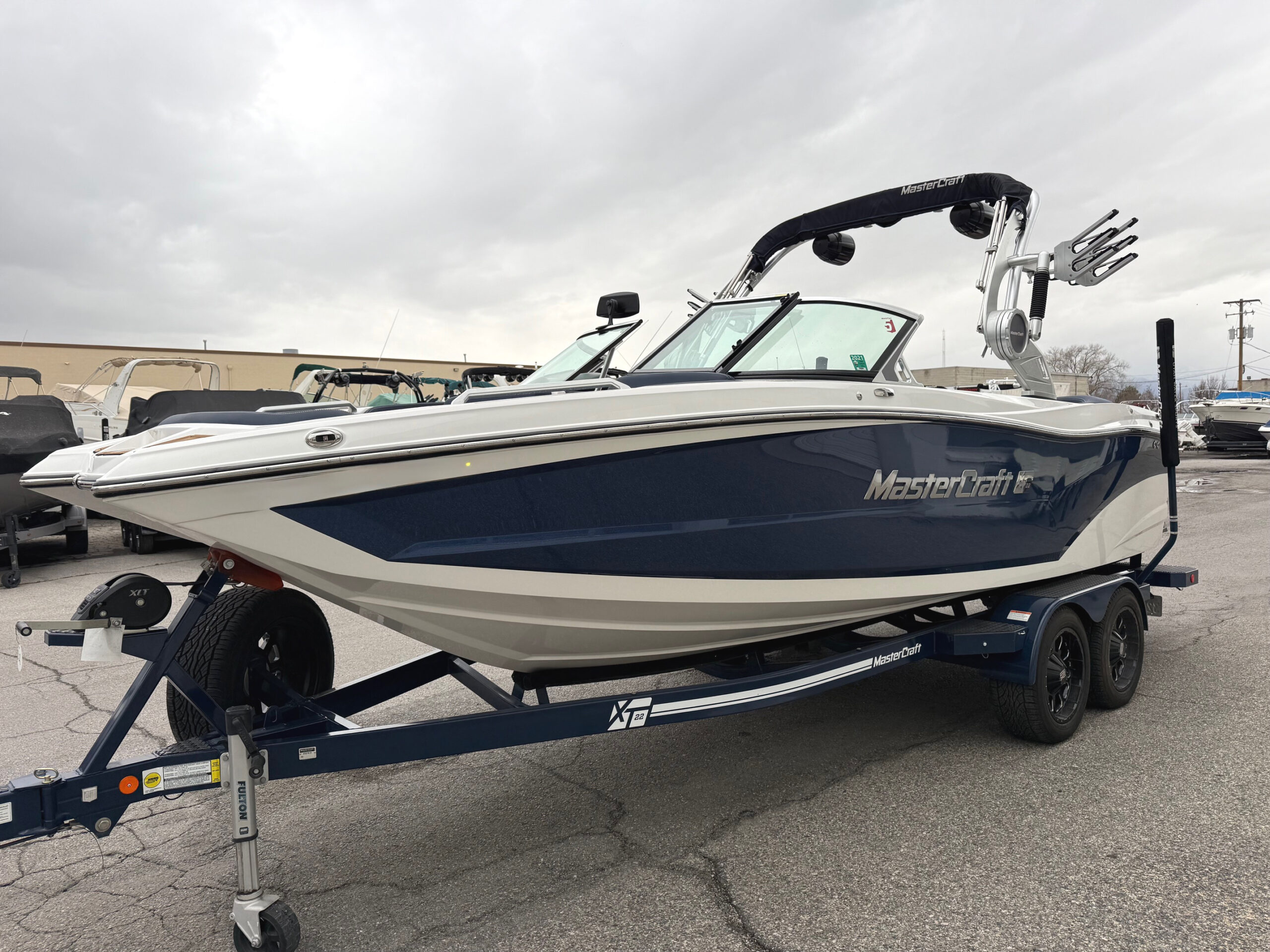 2019 22' MasterCraft "XT22" Bowrider - Image 4