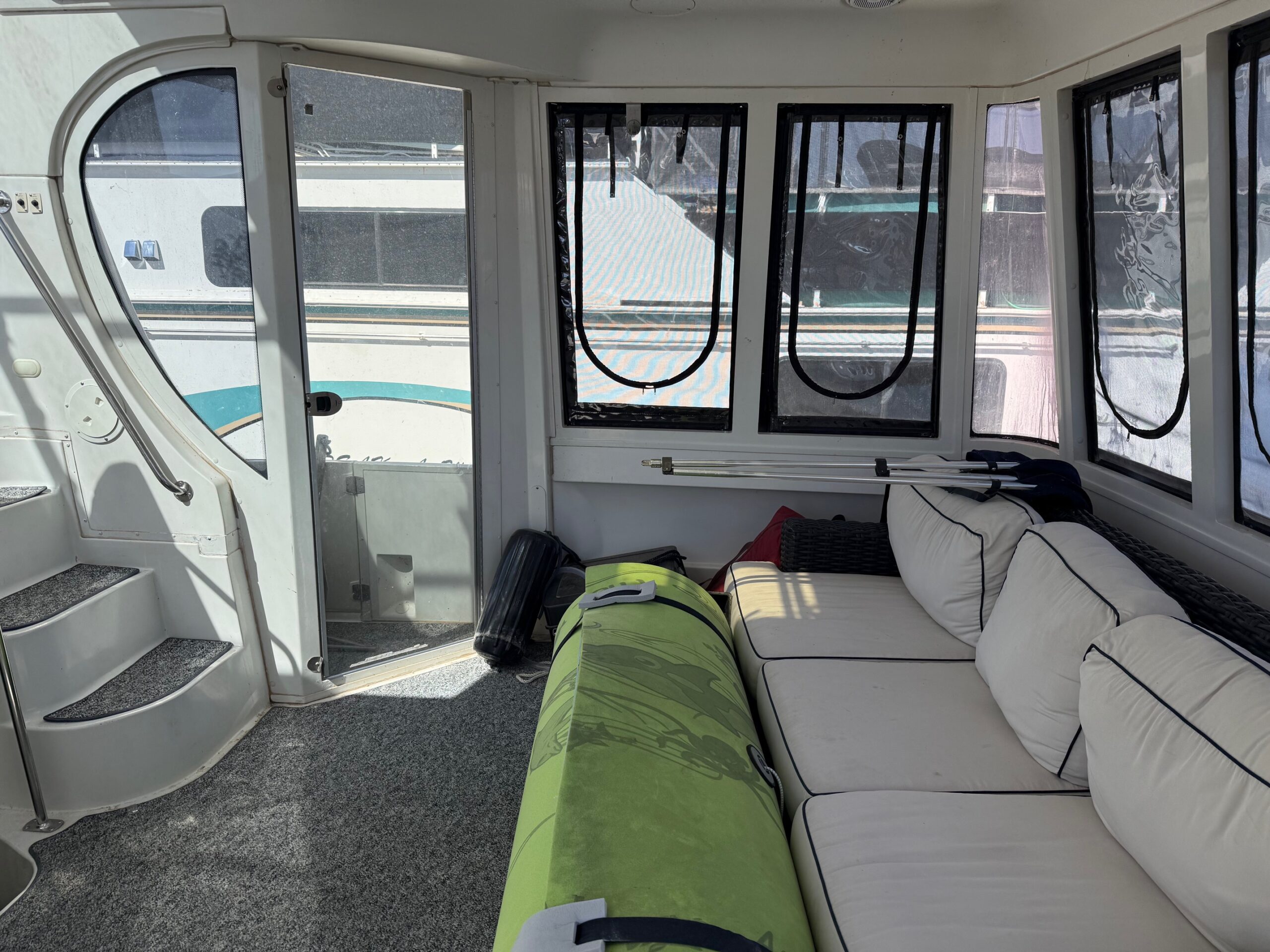 2002 50' Carver "506 Motor Yacht" - Image 24