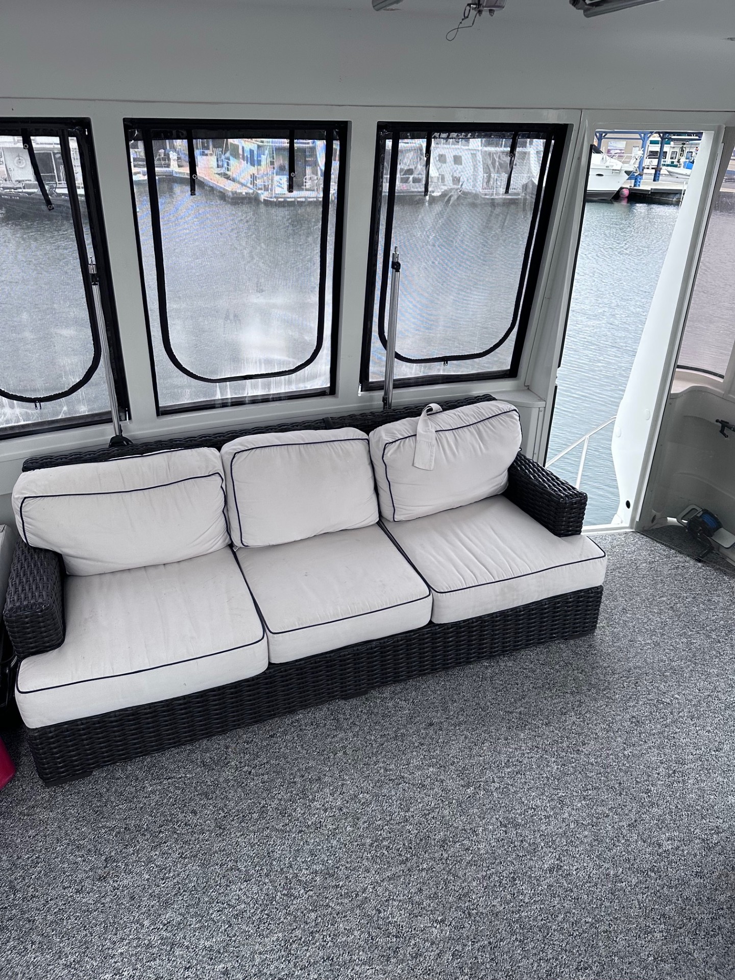 2002 50' Carver "506 Motor Yacht" - Image 25