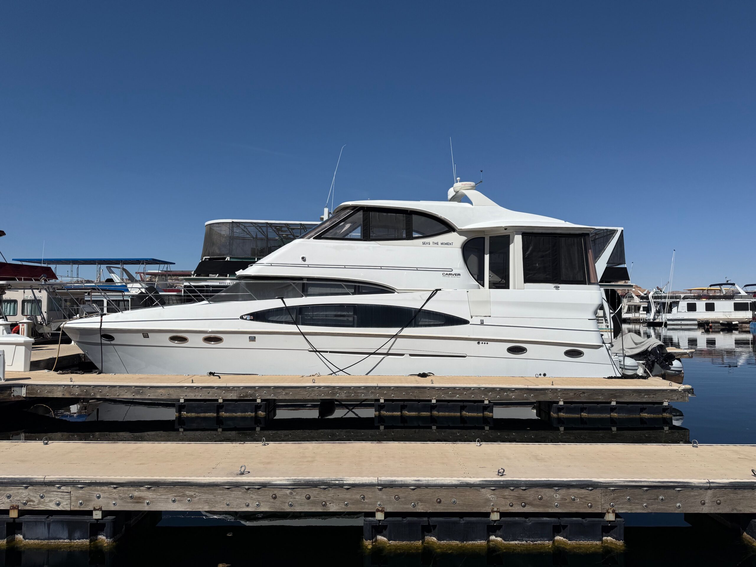 2002 50' Carver "506 Motor Yacht"