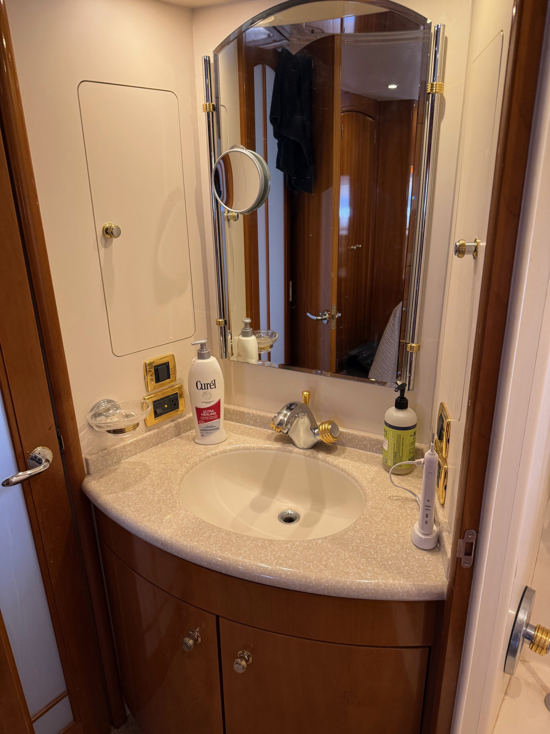 2002 50' Carver "506 Motor Yacht" - Image 60