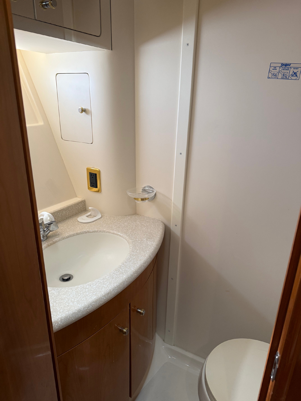 2002 50' Carver "506 Motor Yacht" - Image 39