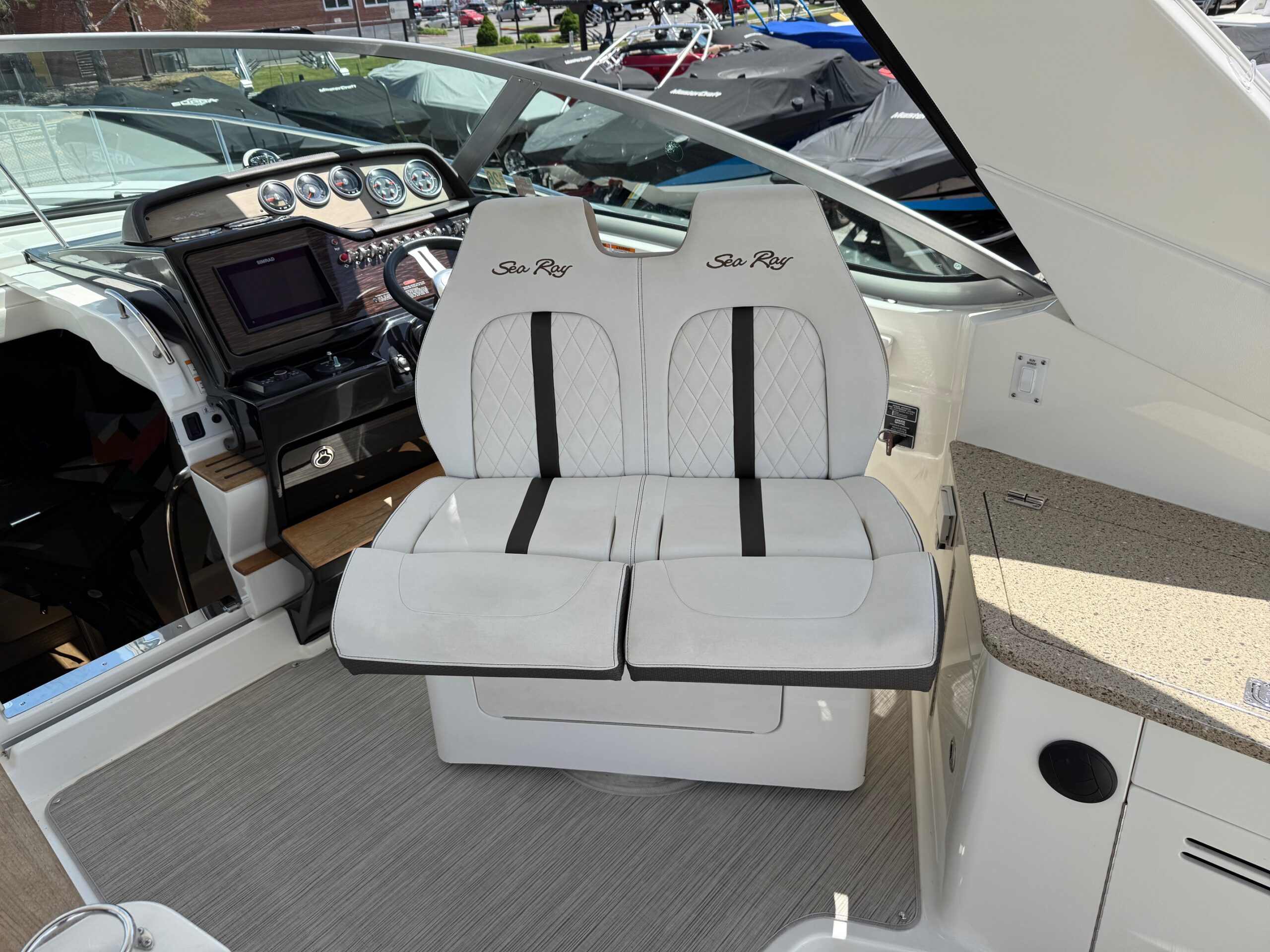 2018 35' Sea Ray "Sundancer 350 Axius" Yacht - Image 32
