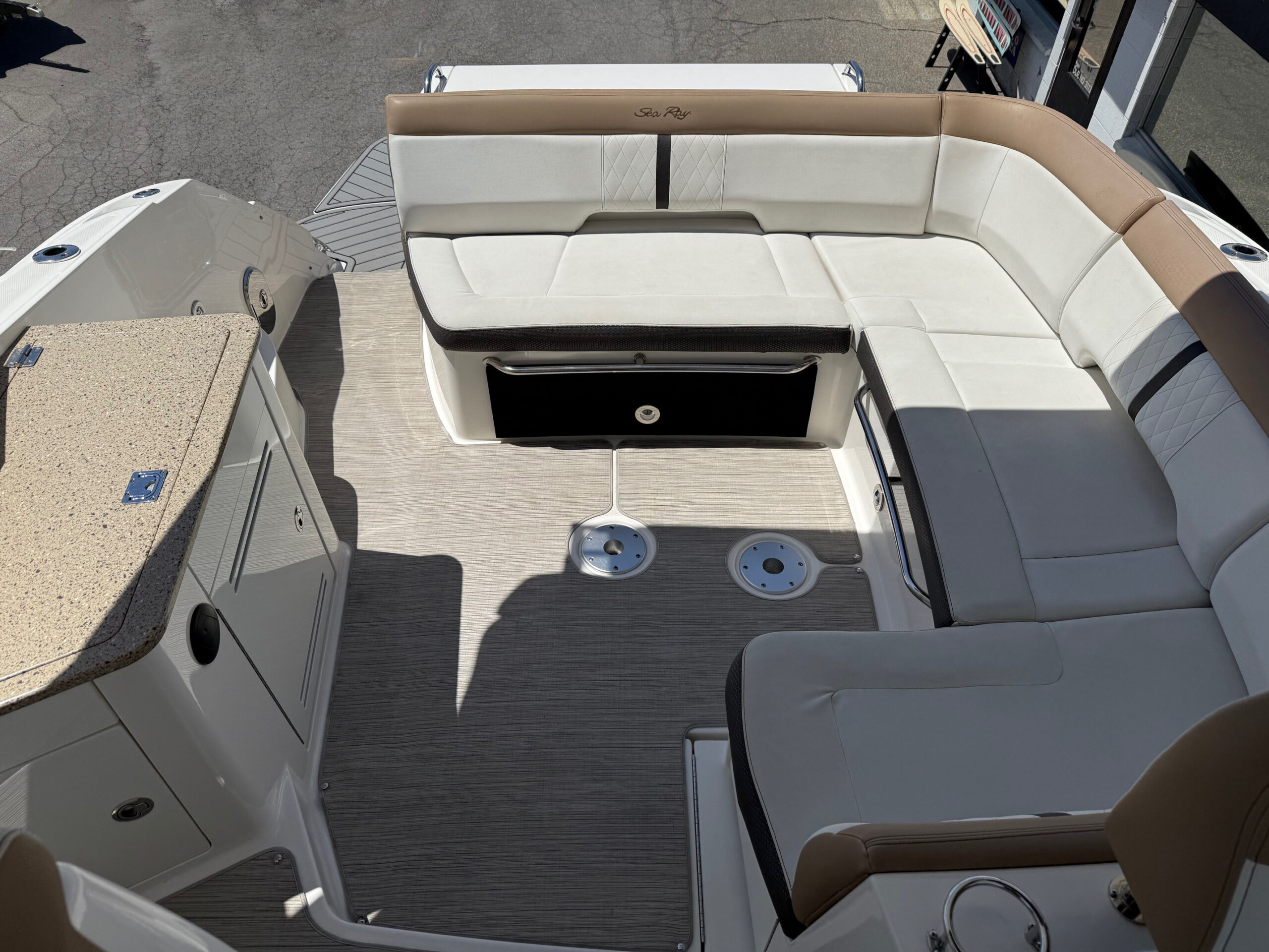 2018 35' Sea Ray "Sundancer 350 Axius" Yacht - Image 37