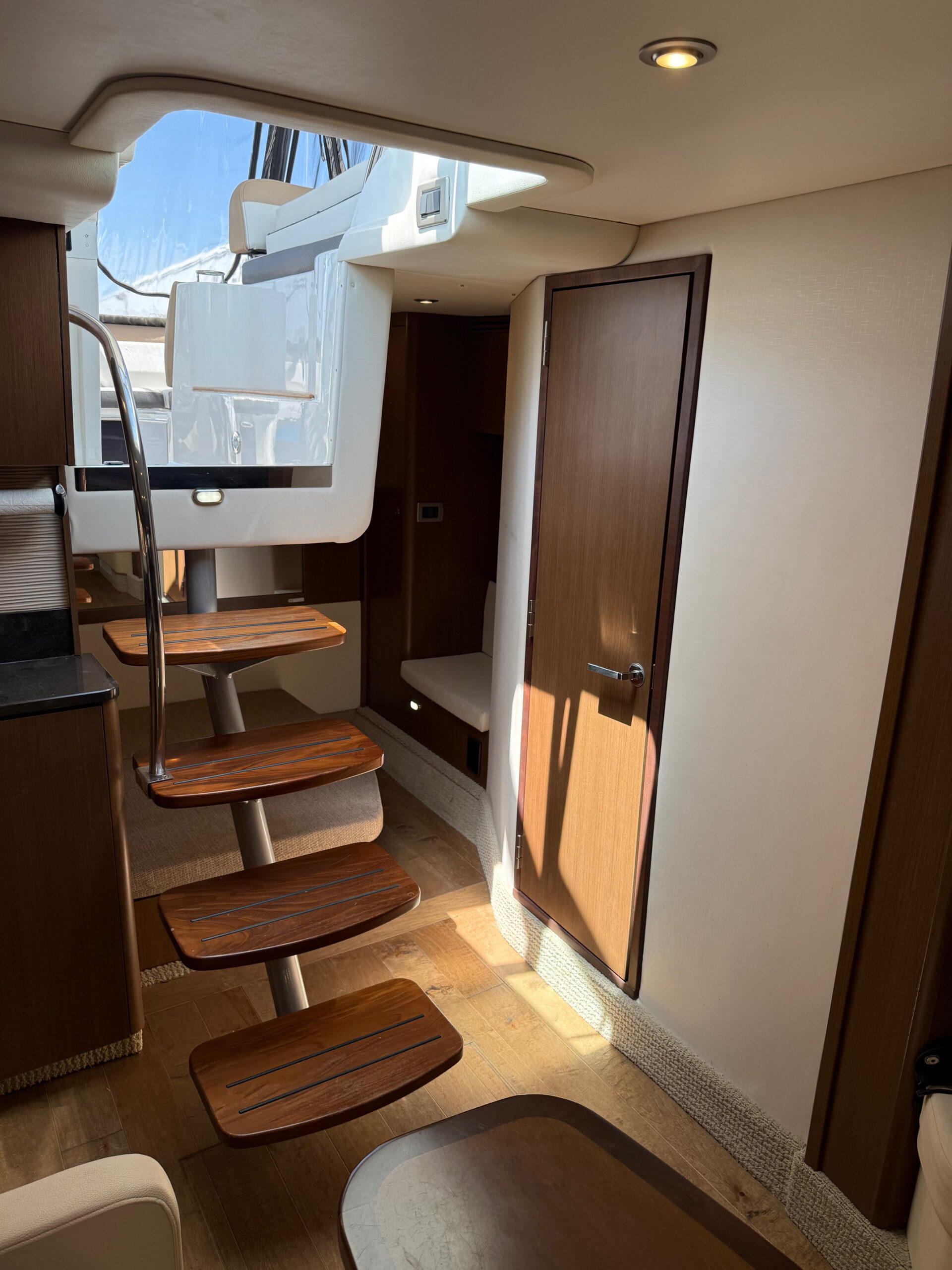 2018 35' Sea Ray "Sundancer 350 Axius" Yacht - Image 65