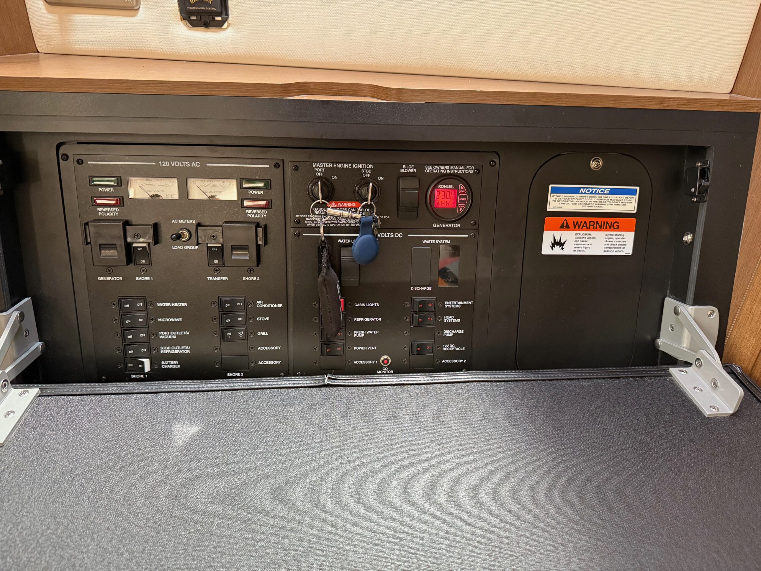 2018 35' Sea Ray "Sundancer 350 Axius" Yacht - Image 50