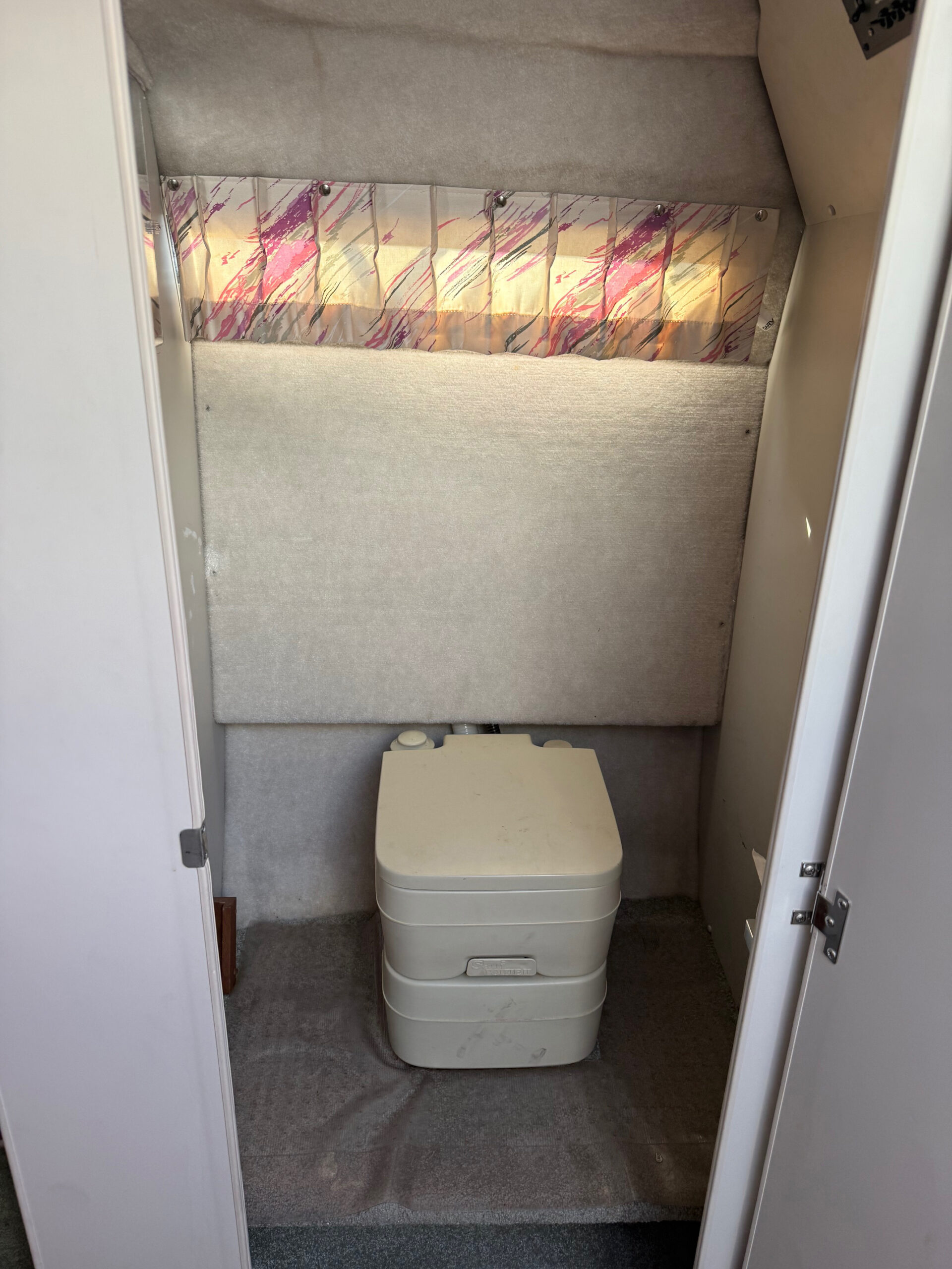 1990 21' Carver "Montego 2157" Cruiser - Image 30