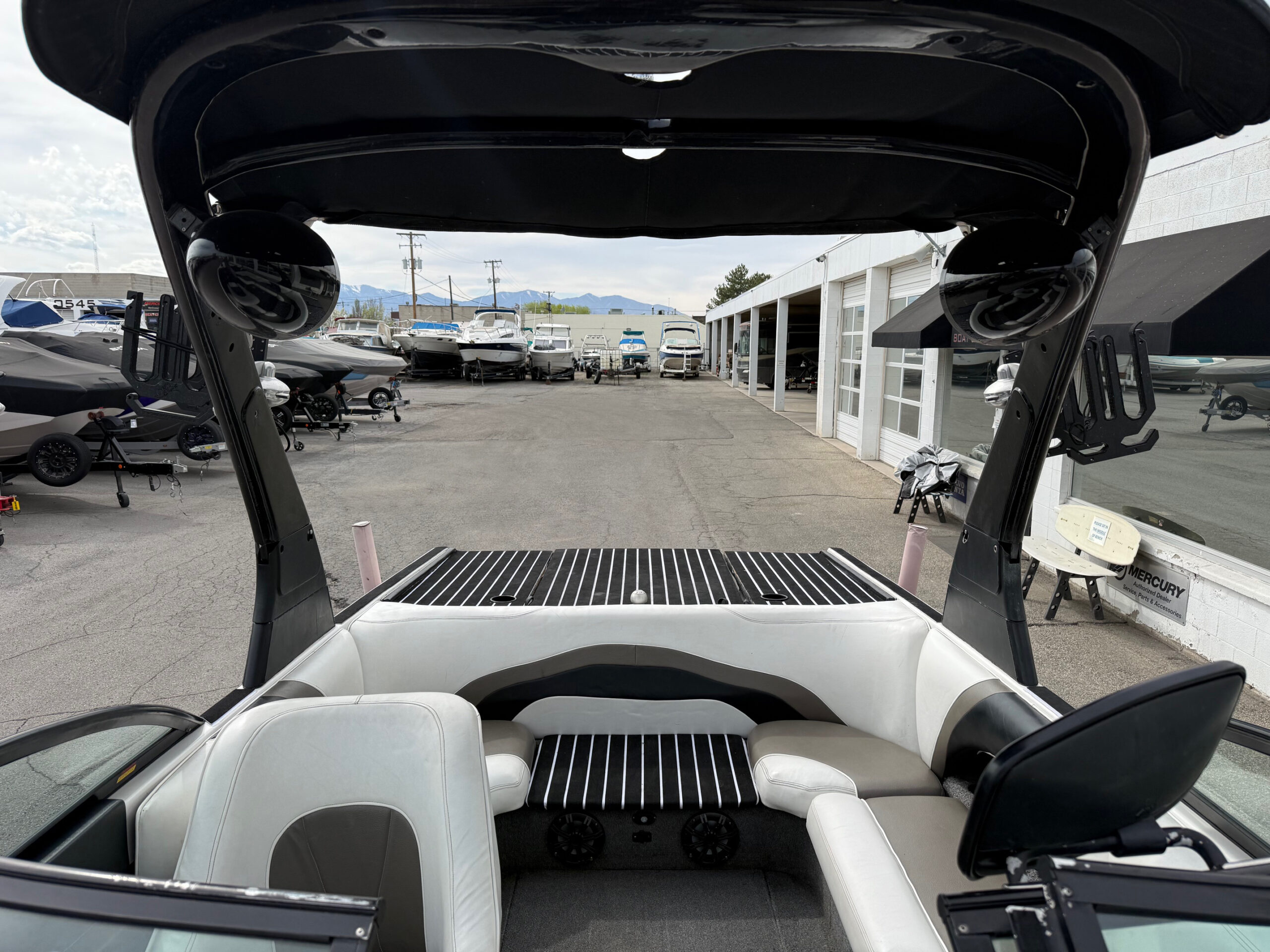 2006 21' Malibu "V-Ride" Bowrider - Image 10