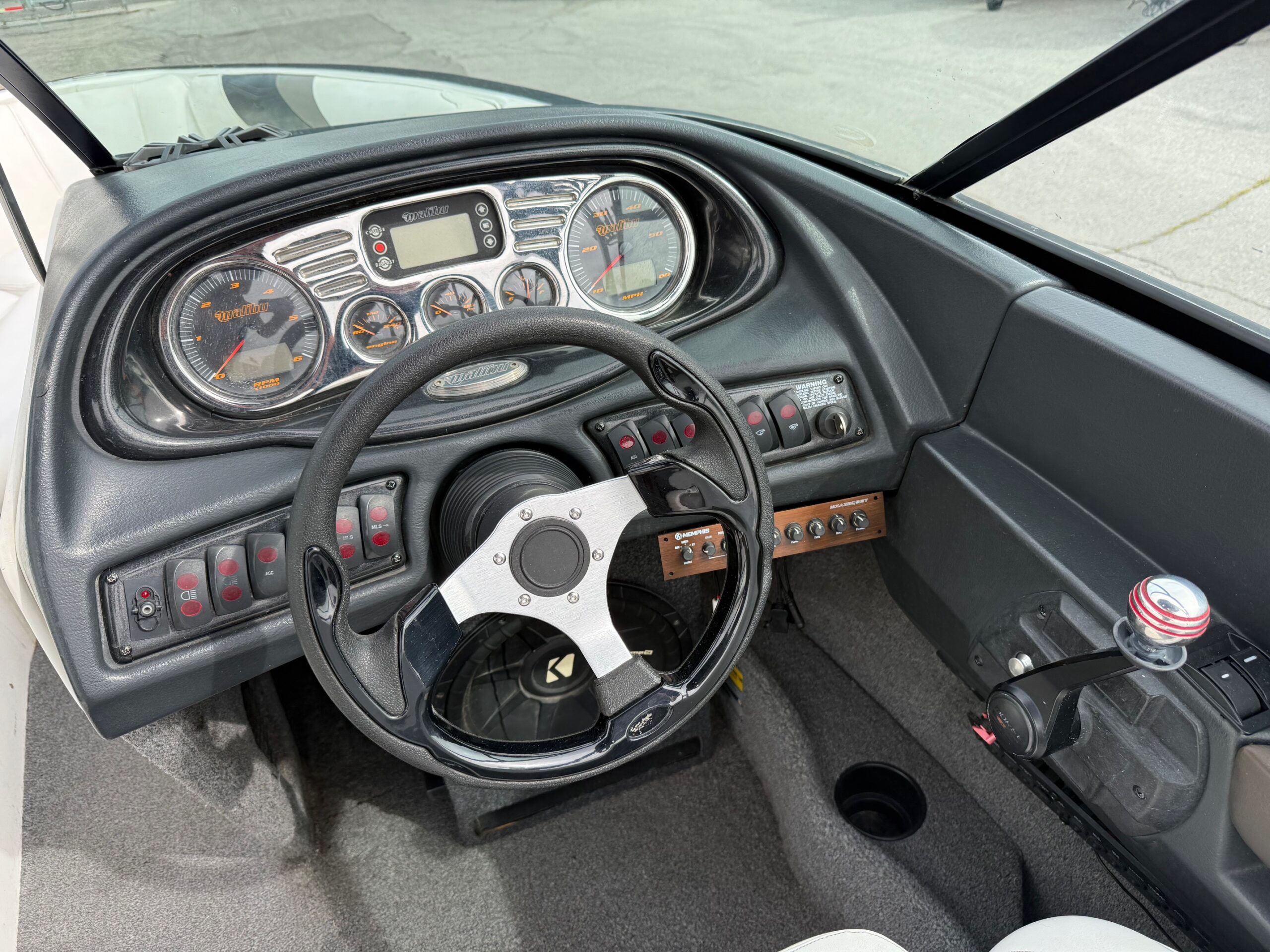 2006 21' Malibu "V-Ride" Bowrider - Image 24