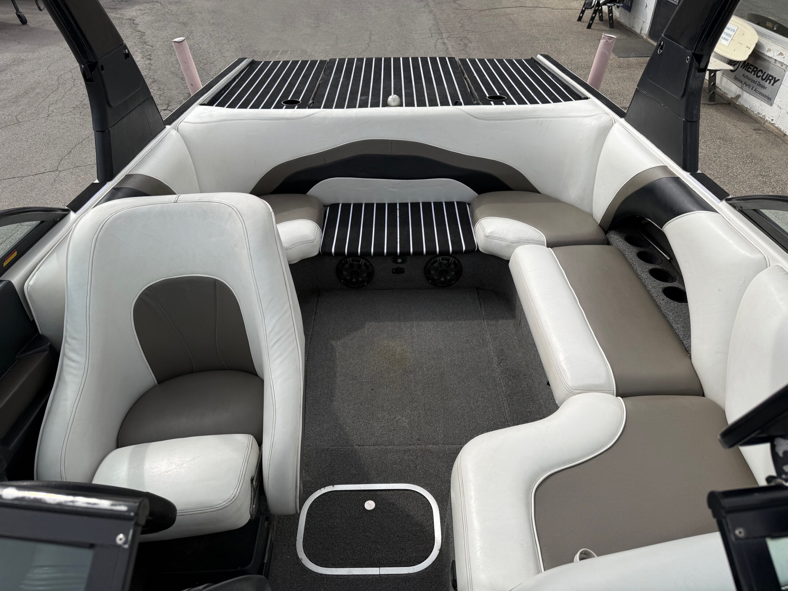 2006 21' Malibu "V-Ride" Bowrider - Image 11