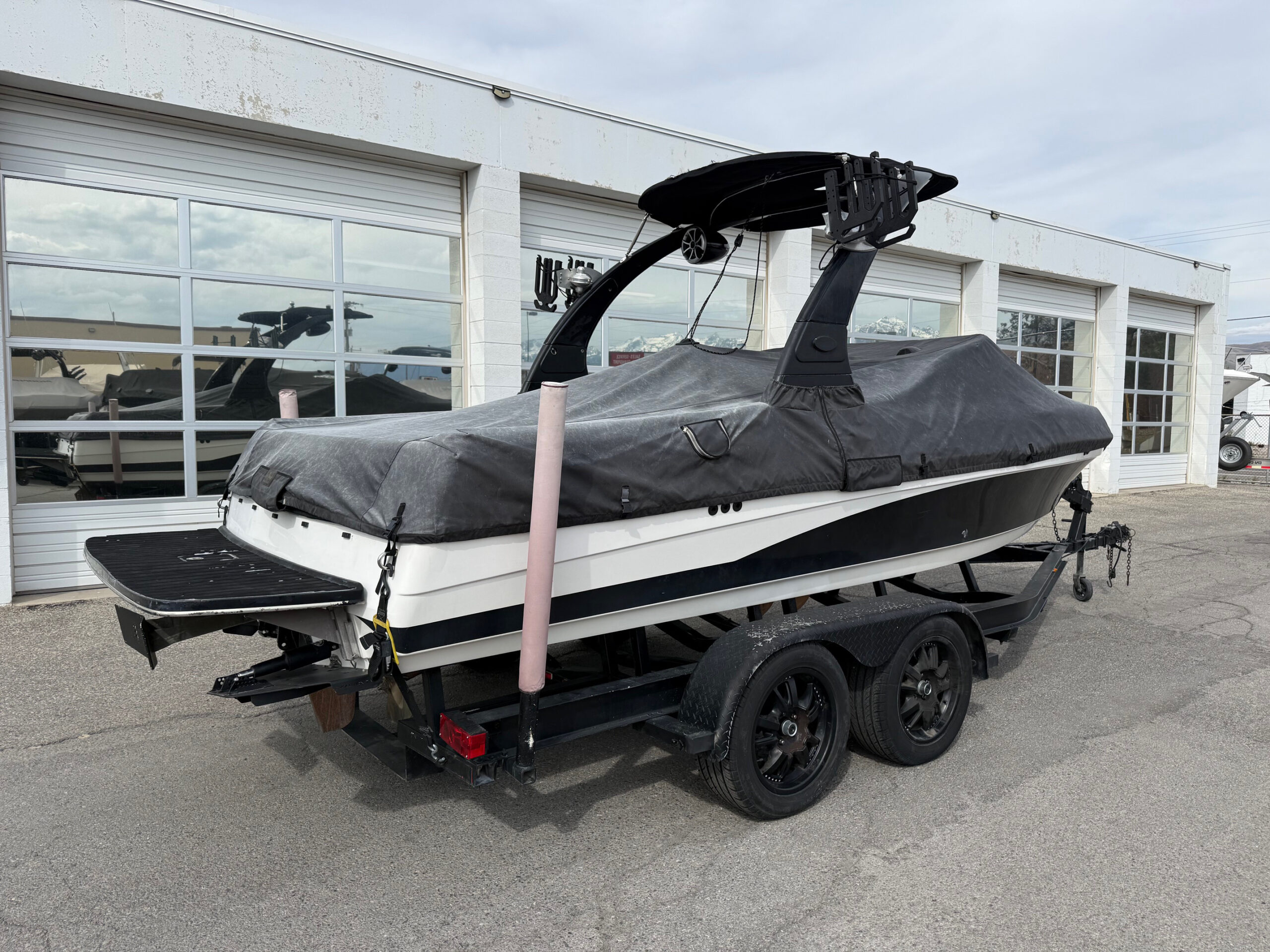 2006 21' Malibu "V-Ride" Bowrider - Image 3