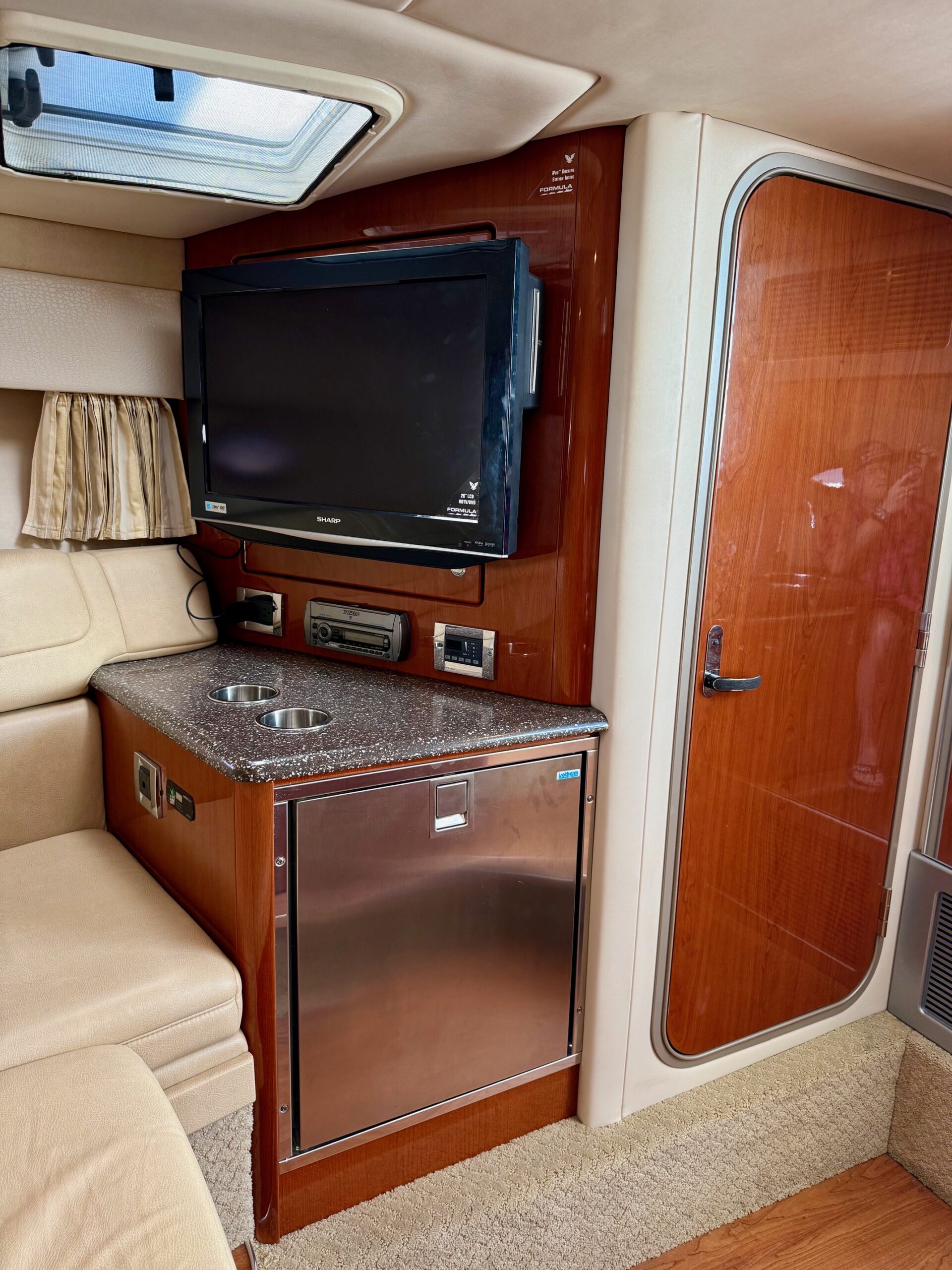 2009 35' Formula "350 Sun Sport" - Image 57