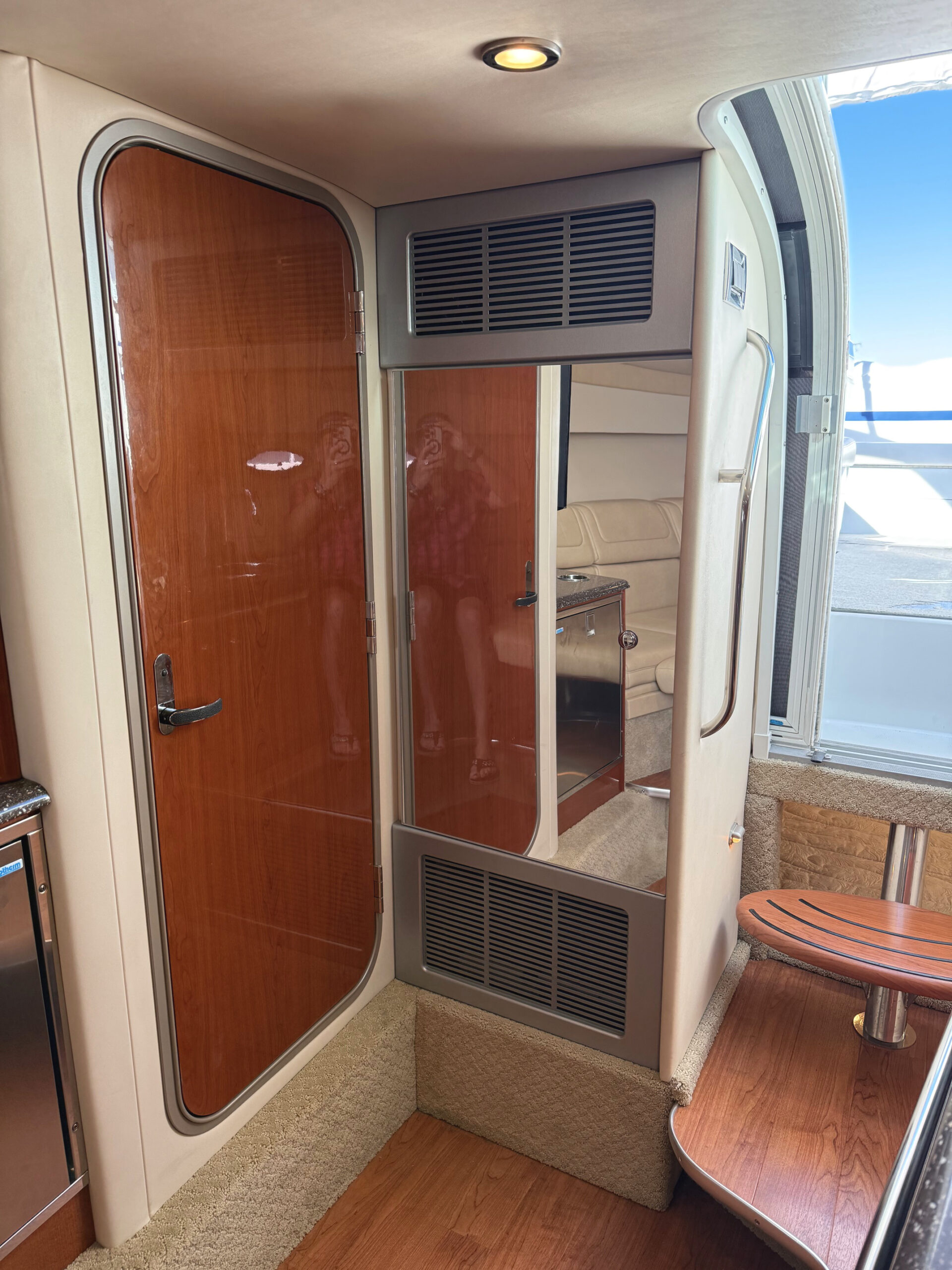 2009 35' Formula "350 Sun Sport" - Image 61