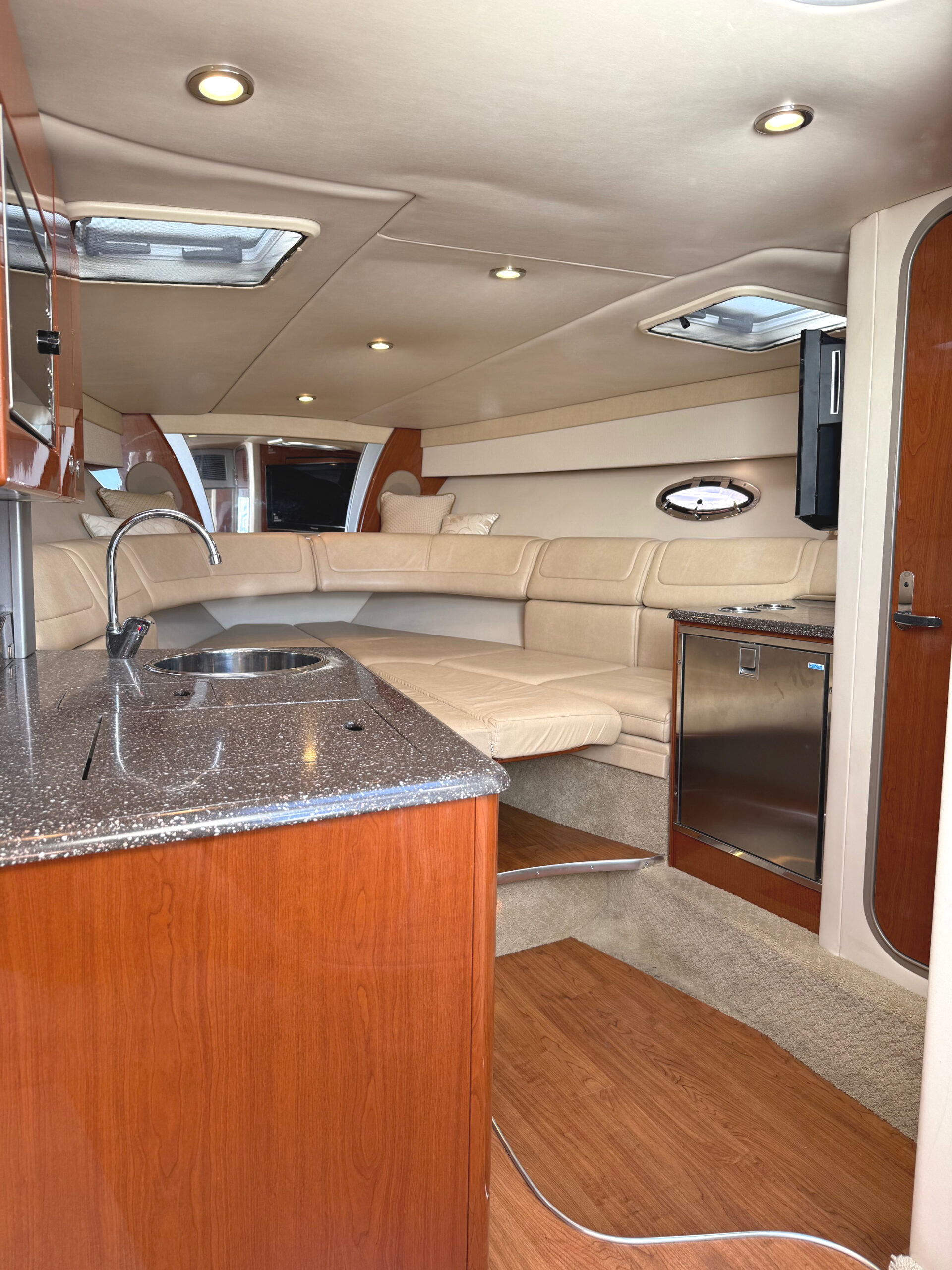 2009 35' Formula "350 Sun Sport" - Image 46