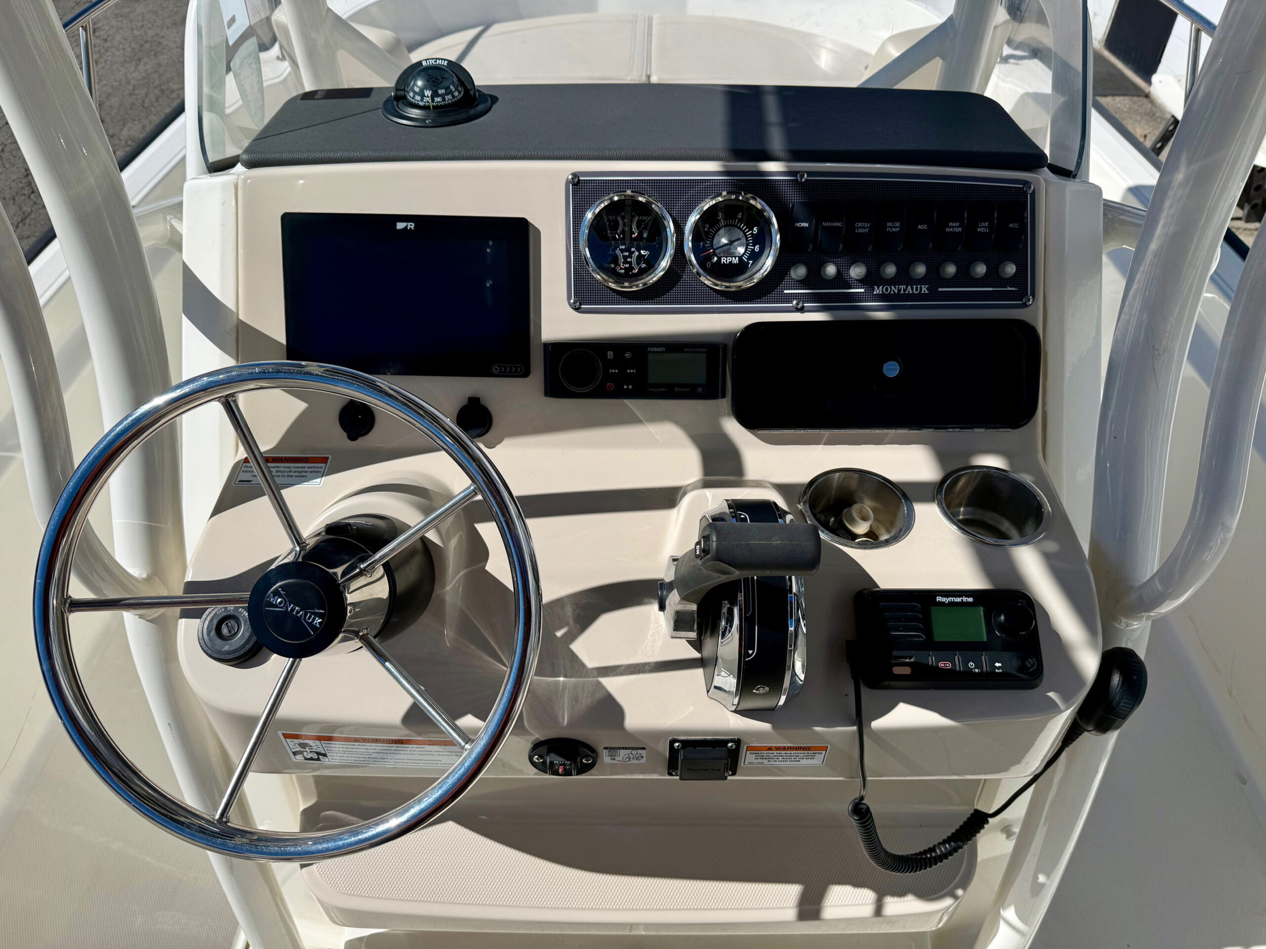 2021 21' Boston Whaler "210 Montauk" - Image 20