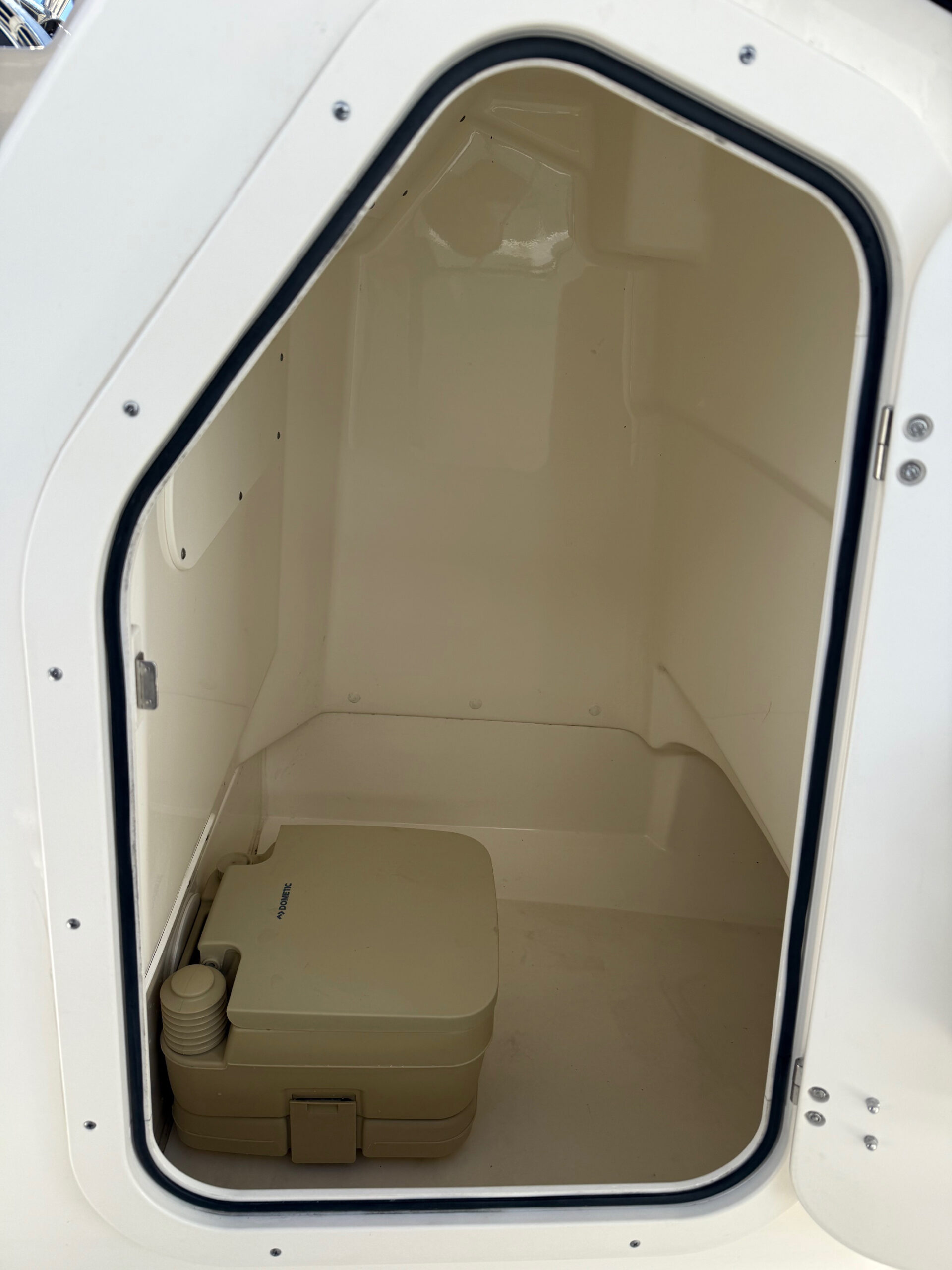 2021 21' Boston Whaler "210 Montauk" - Image 23