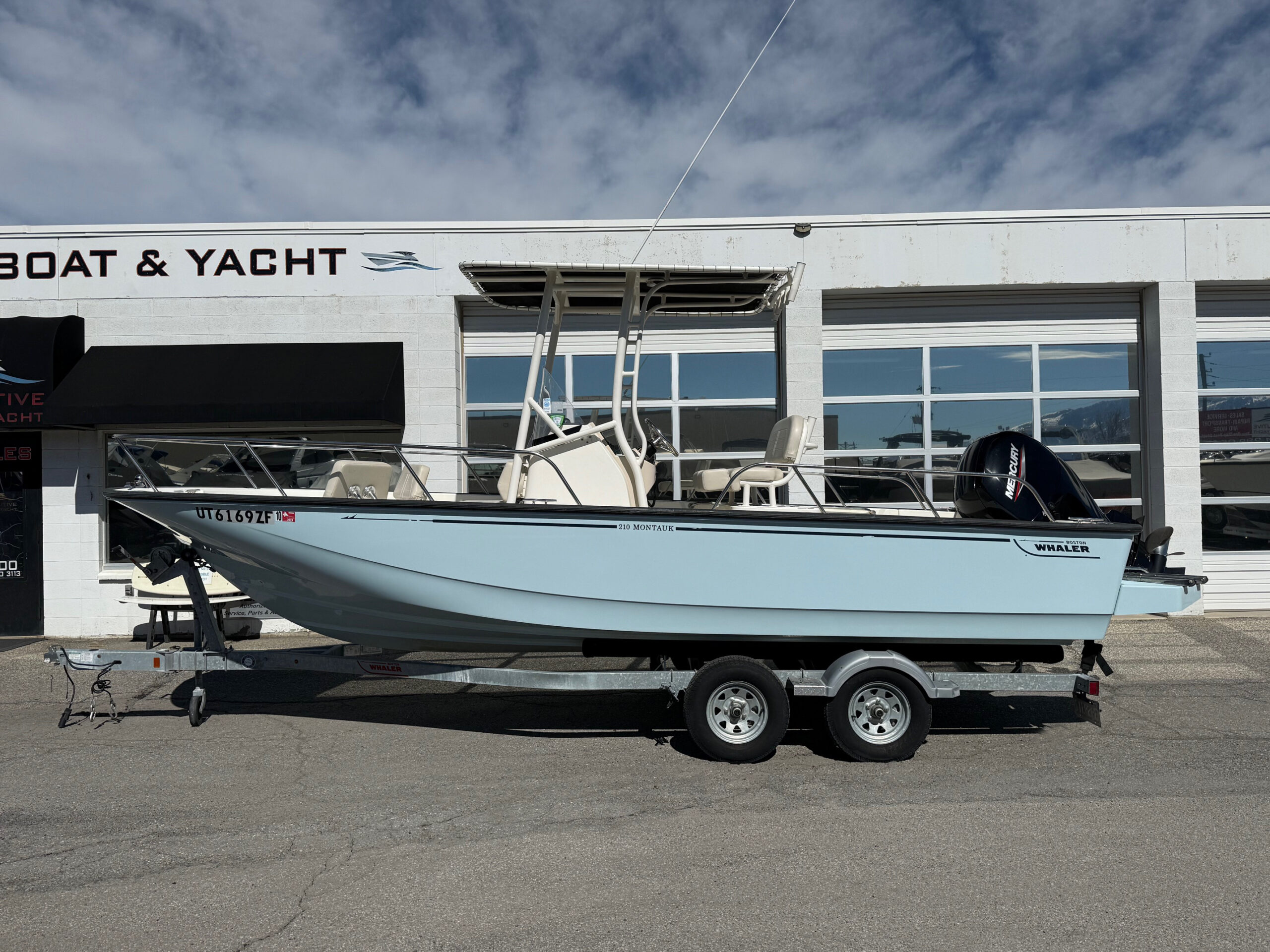 2021 21' Boston Whaler "210 Montauk"