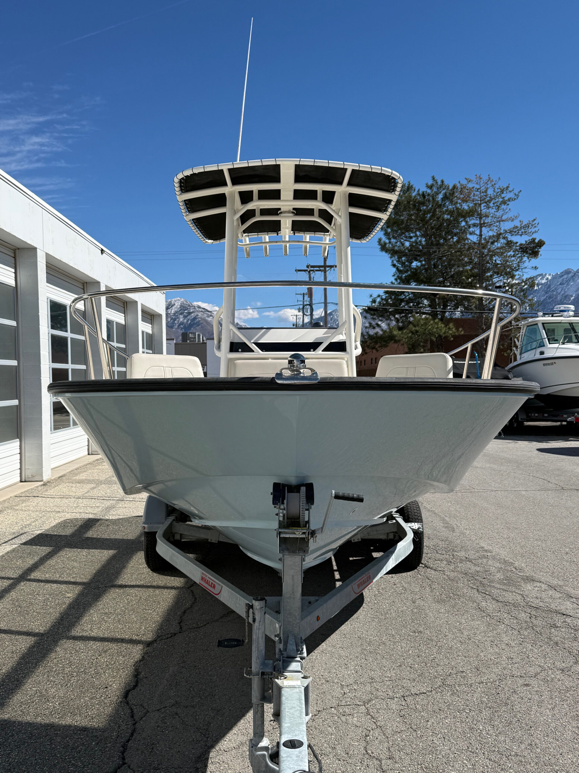 2021 21' Boston Whaler "210 Montauk" - Image 7
