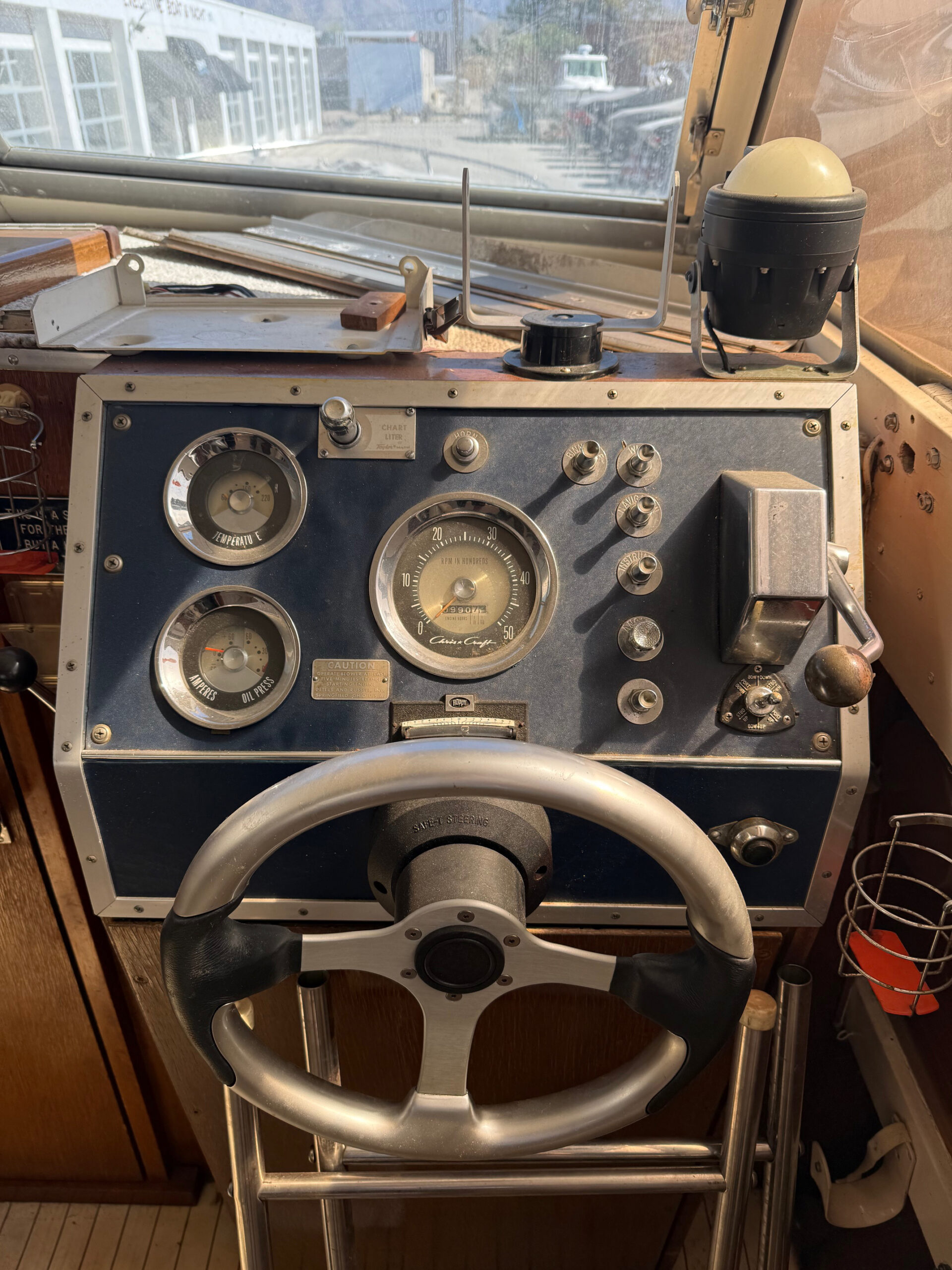 1965 27' Chris-Craft "Cavalier" - Image 8