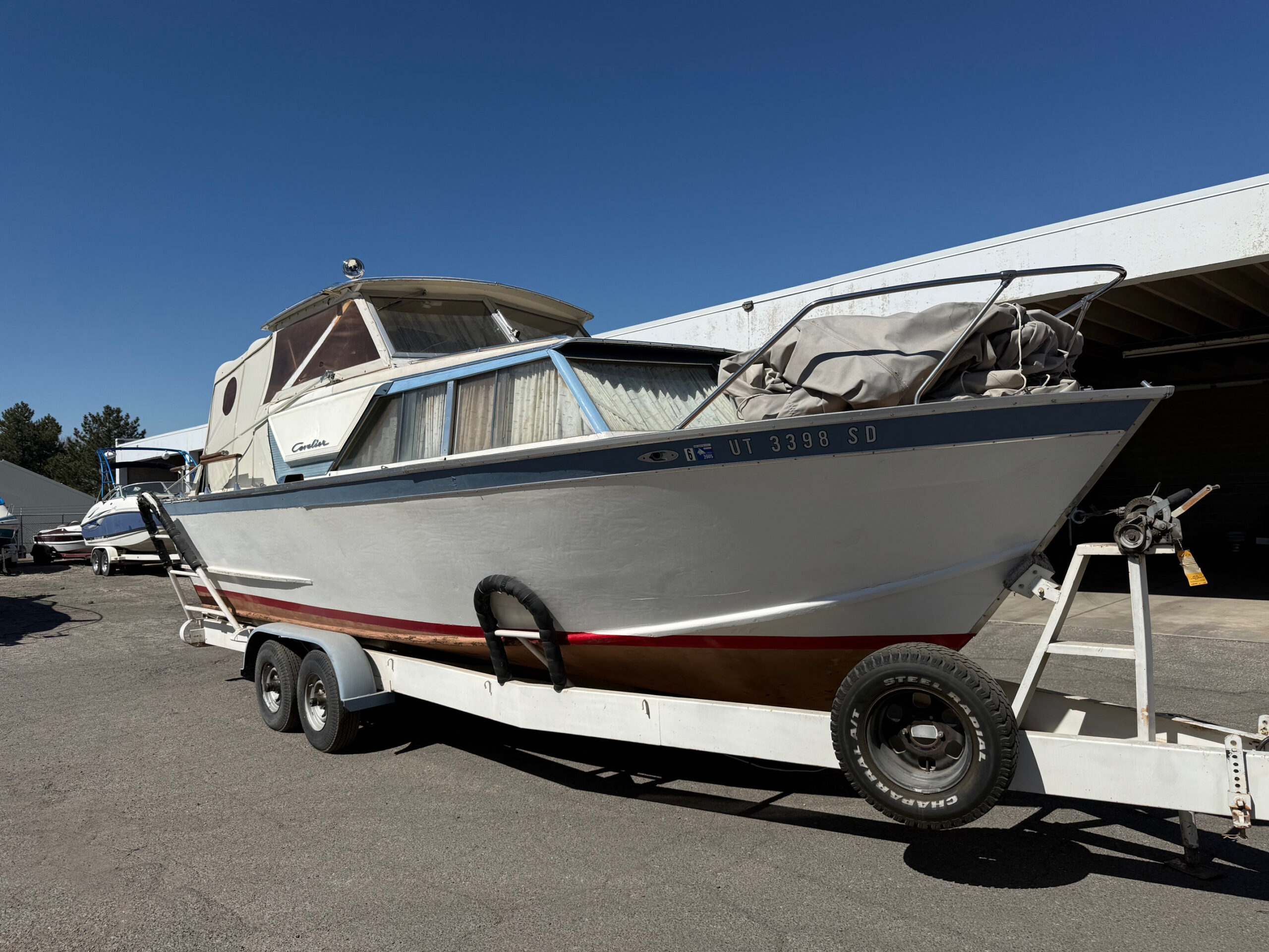 1965 27' Chris-Craft "Cavalier" - Image 2