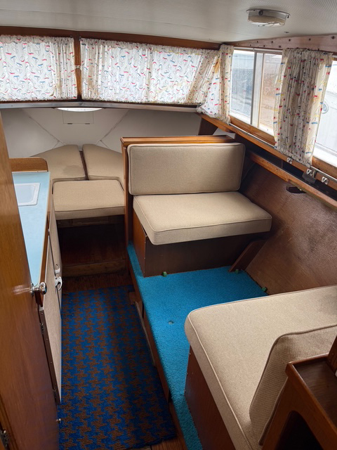 1965 27' Chris-Craft "Cavalier" - Image 13