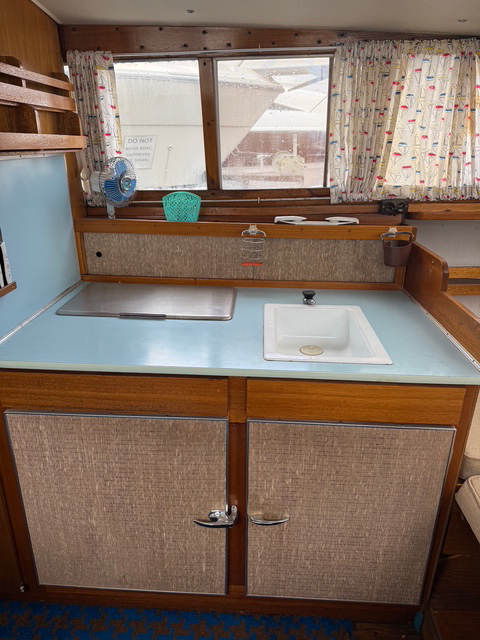 1965 27' Chris-Craft "Cavalier" - Image 14