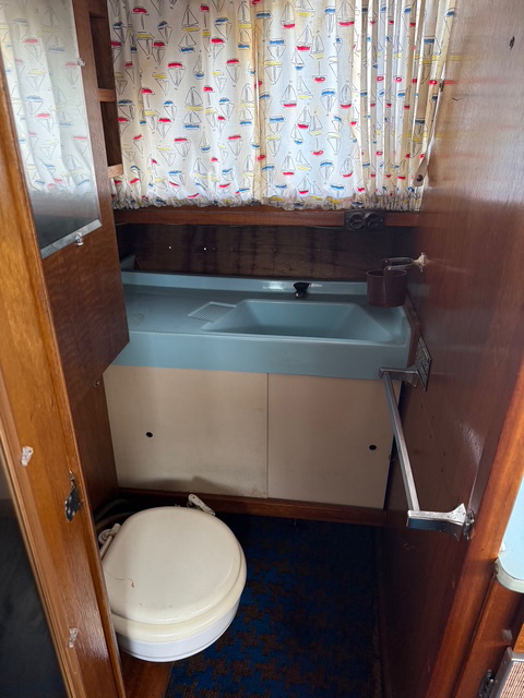 1965 27' Chris-Craft "Cavalier" - Image 20